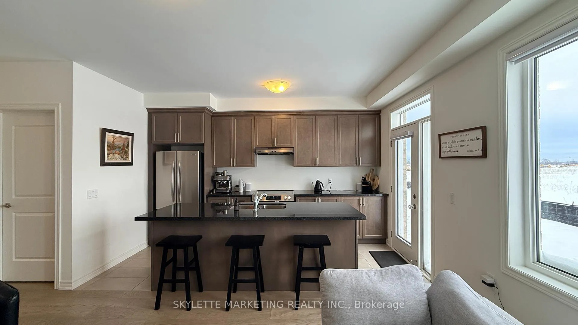 Photo 5 of 83 Picardy Drive, Hamilton, Stoney Creek Mountain — HOMEH