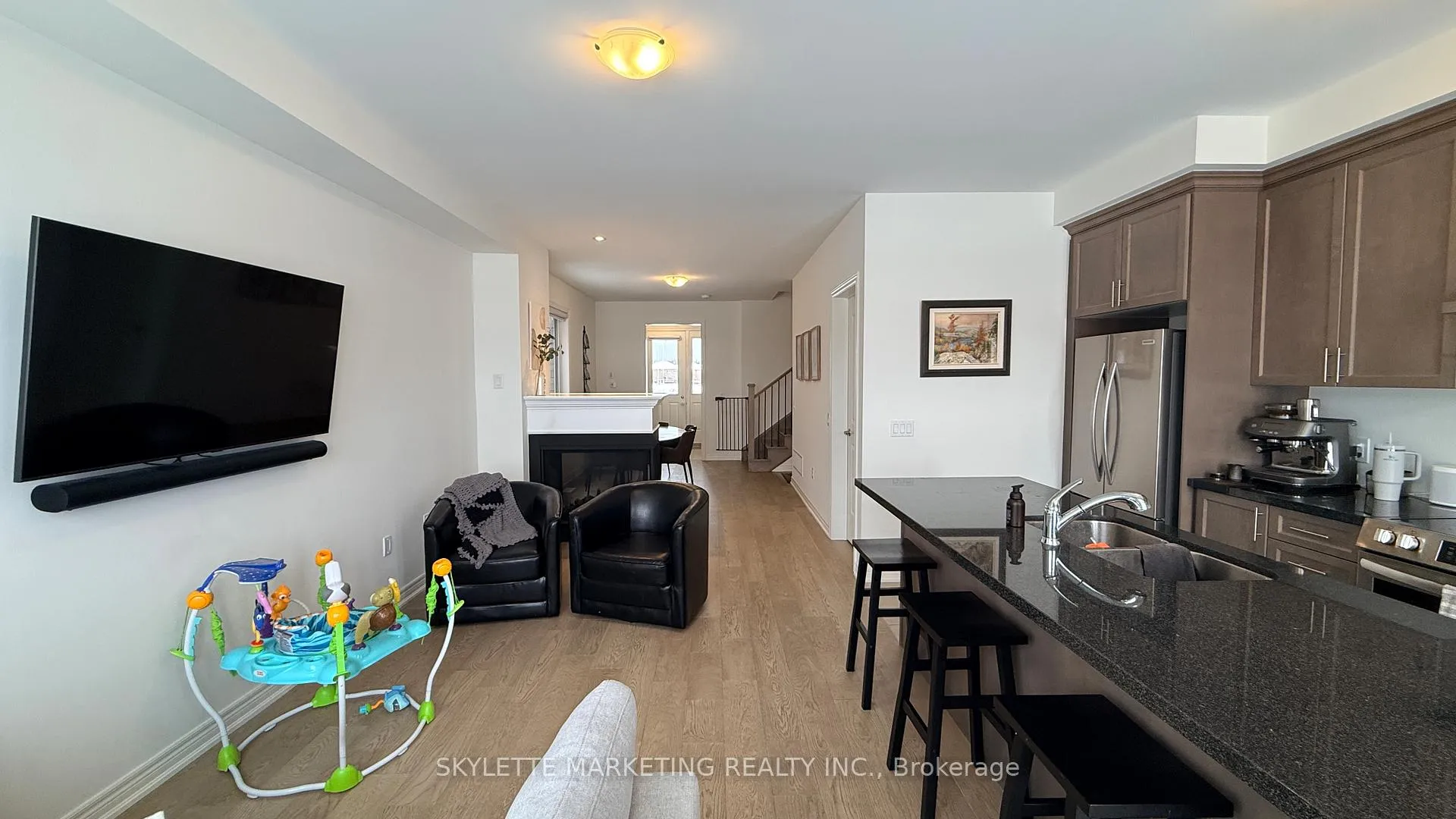 Photo 9 of 83 Picardy Drive, Hamilton, Stoney Creek Mountain — HOMEH