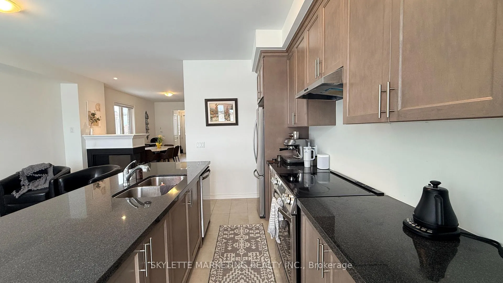 Photo 11 of 83 Picardy Drive, Hamilton, Stoney Creek Mountain — HOMEH