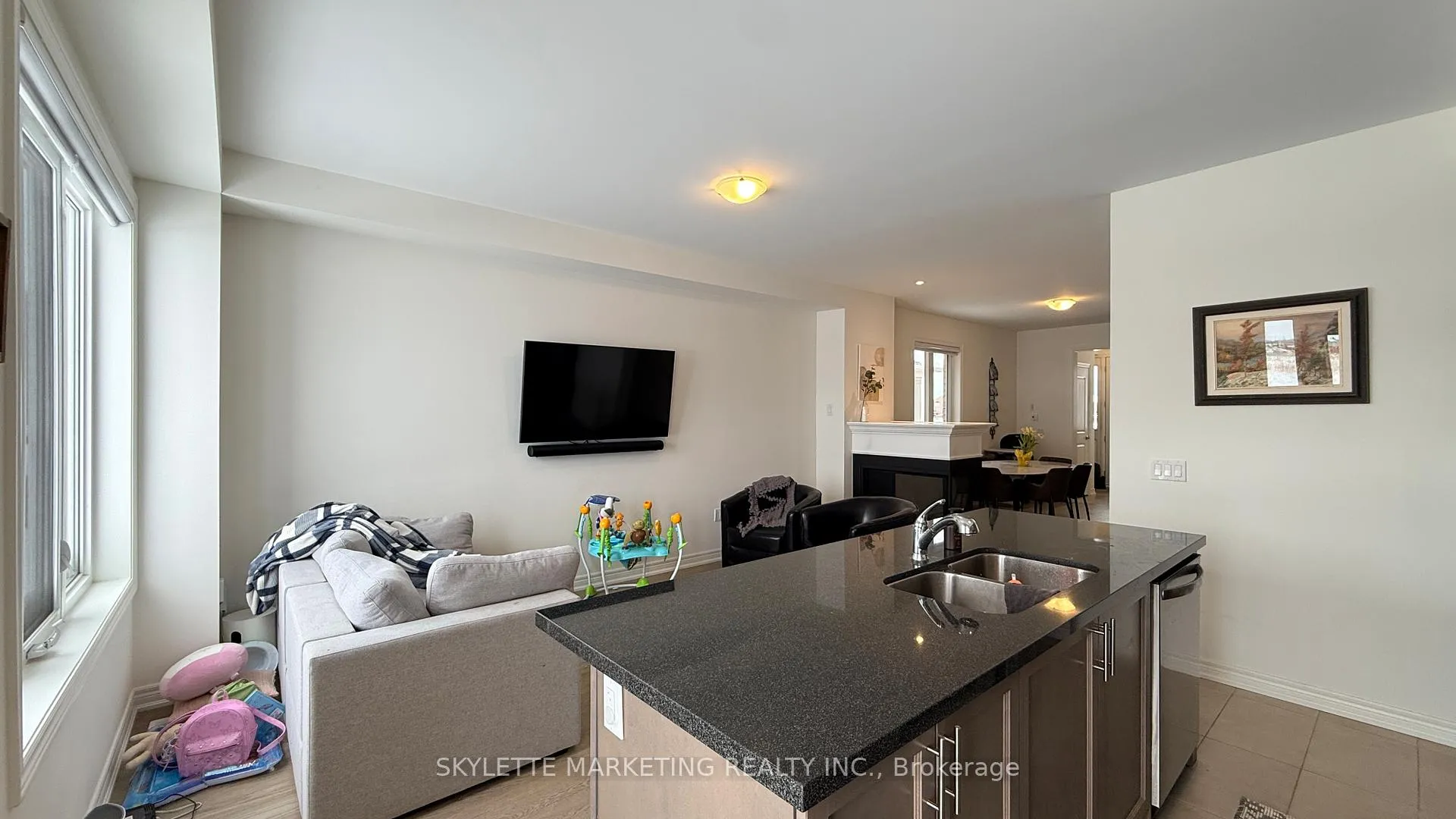 Photo 14 of 83 Picardy Drive, Hamilton, Stoney Creek Mountain — HOMEH