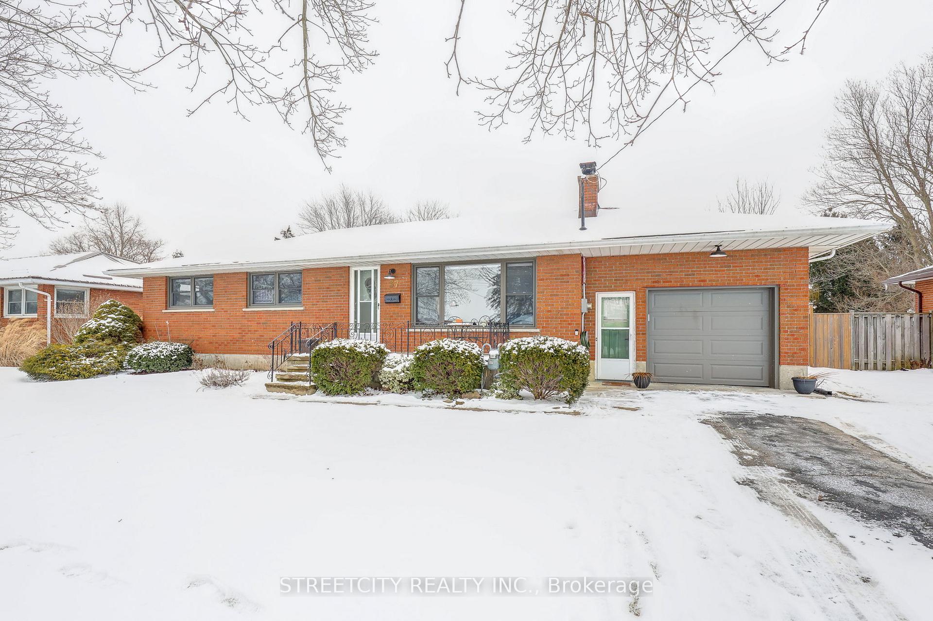 Front of 37 Lyndale Avenue