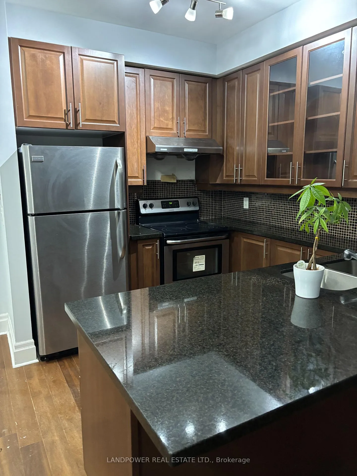 Photo 4 of Unit 801, 151 Upper Duke Crescent, Markham, Unionville — HOMEH