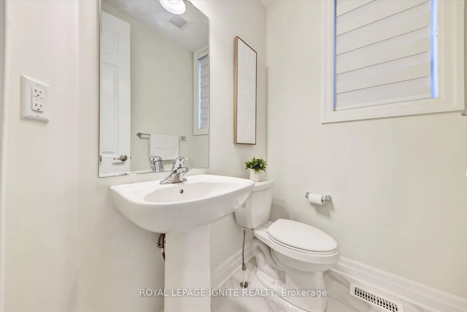 Photo 12 of 1405 Longspur Trail, Pickering, Rural Pickering — HOMEH