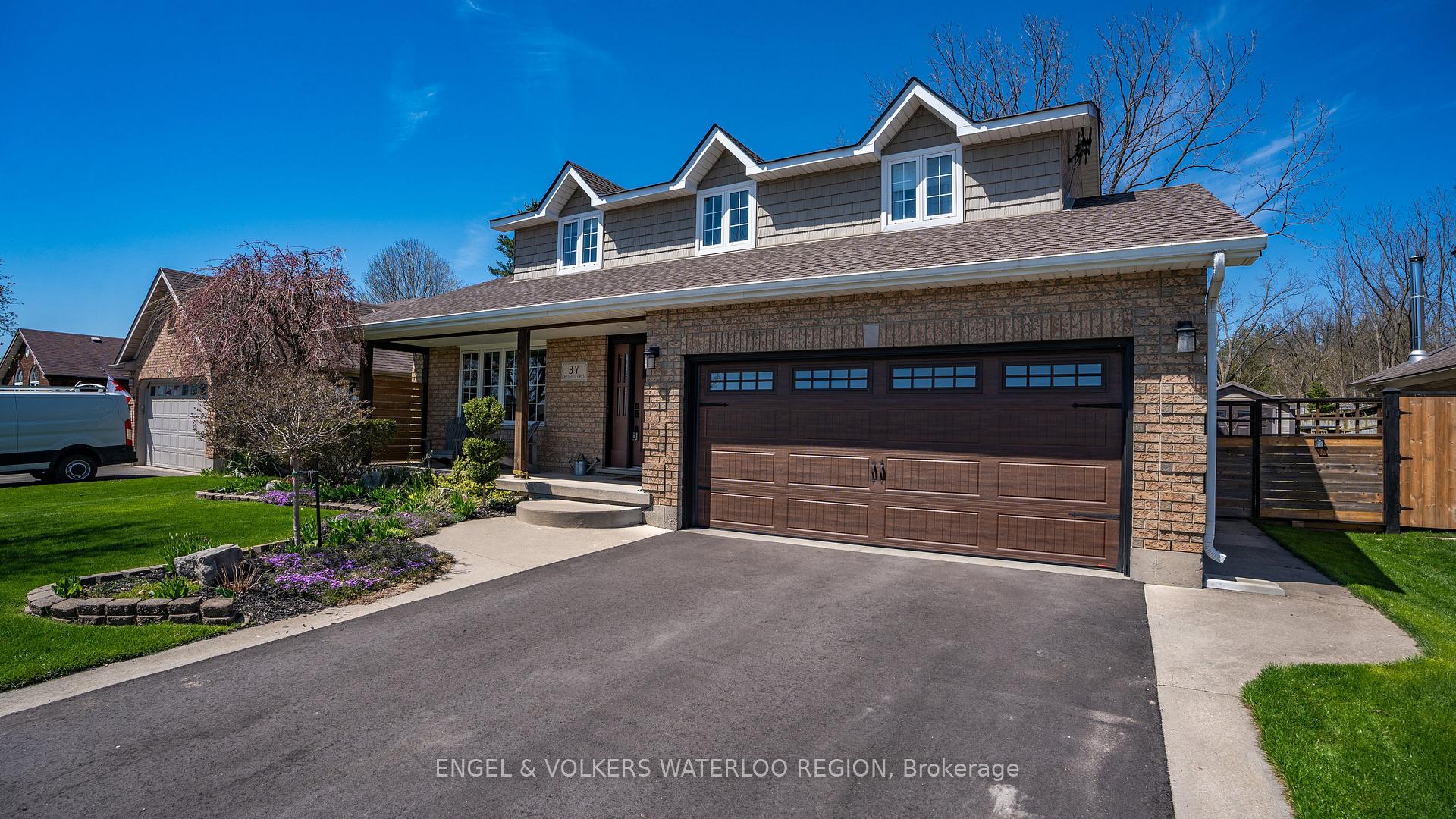 Photo 4 of 37 Russell Crescent, Brant, South Dumfries — HOMEH