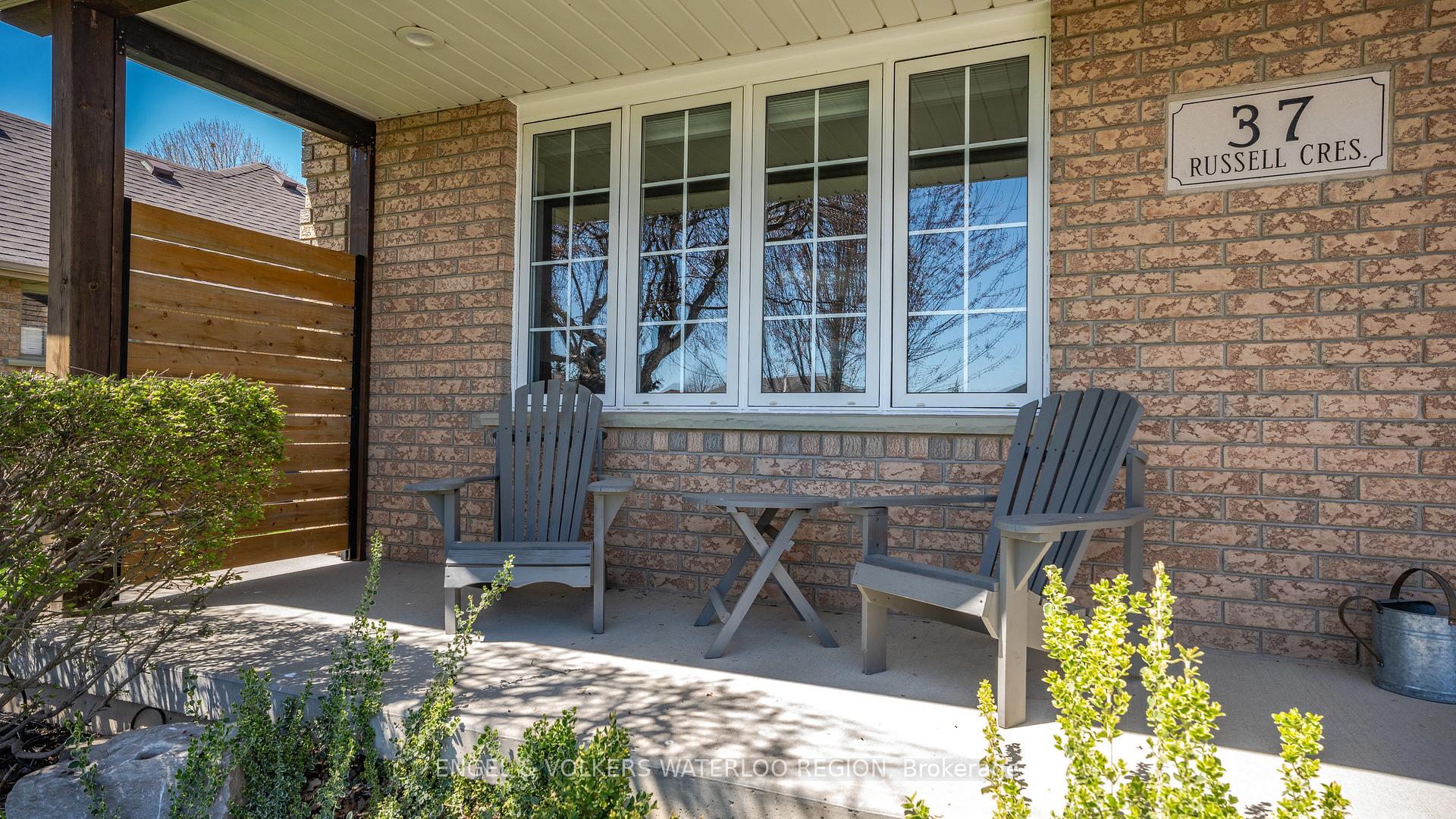 Photo 5 of 37 Russell Crescent, Brant, South Dumfries — HOMEH
