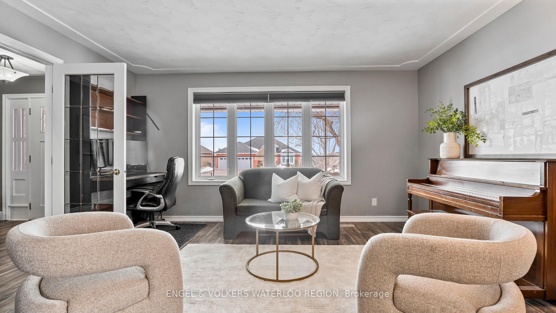 Photo 8 of 37 Russell Crescent, Brant, South Dumfries — HOMEH