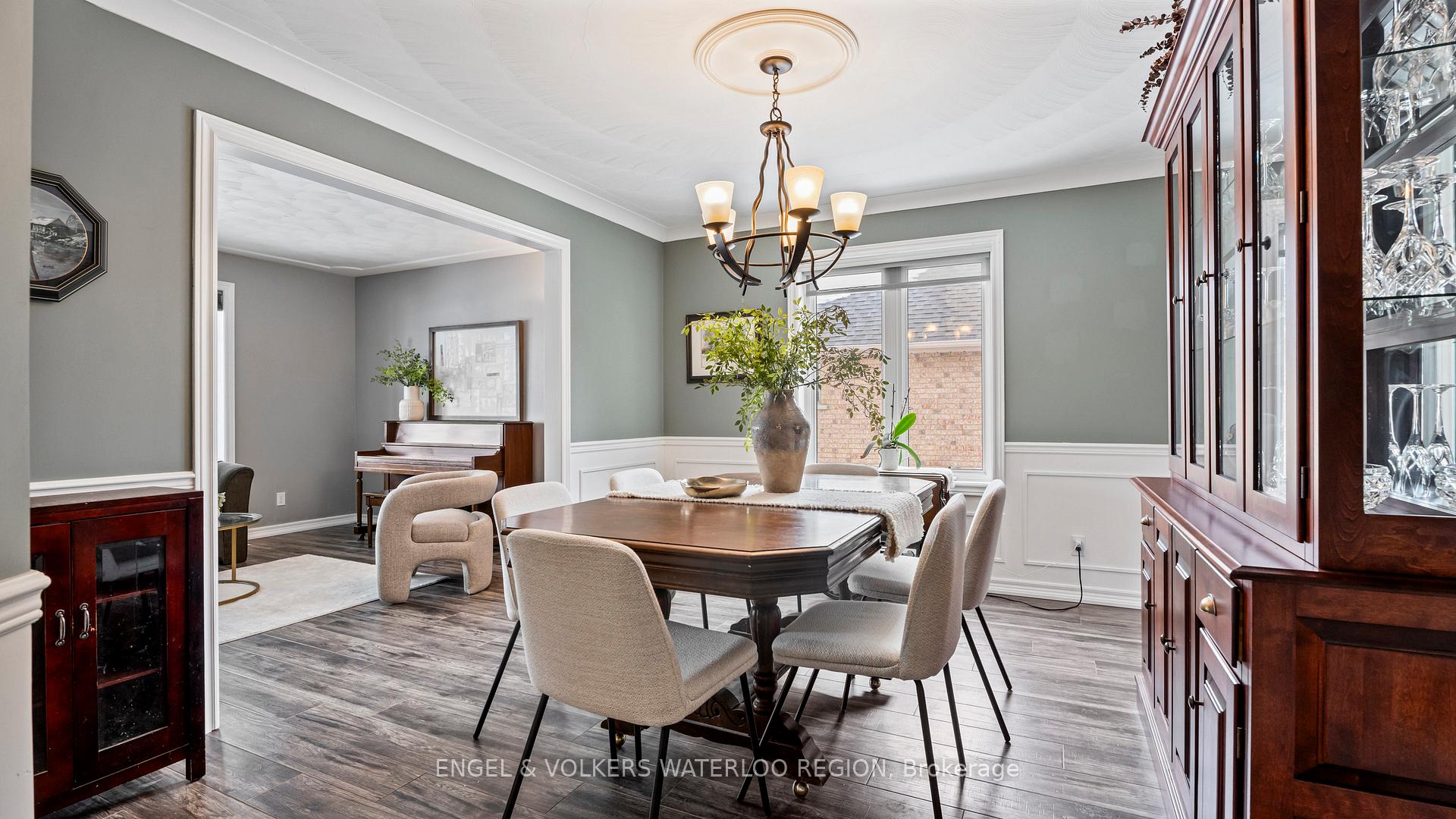 Photo 11 of 37 Russell Crescent, Brant, South Dumfries — HOMEH