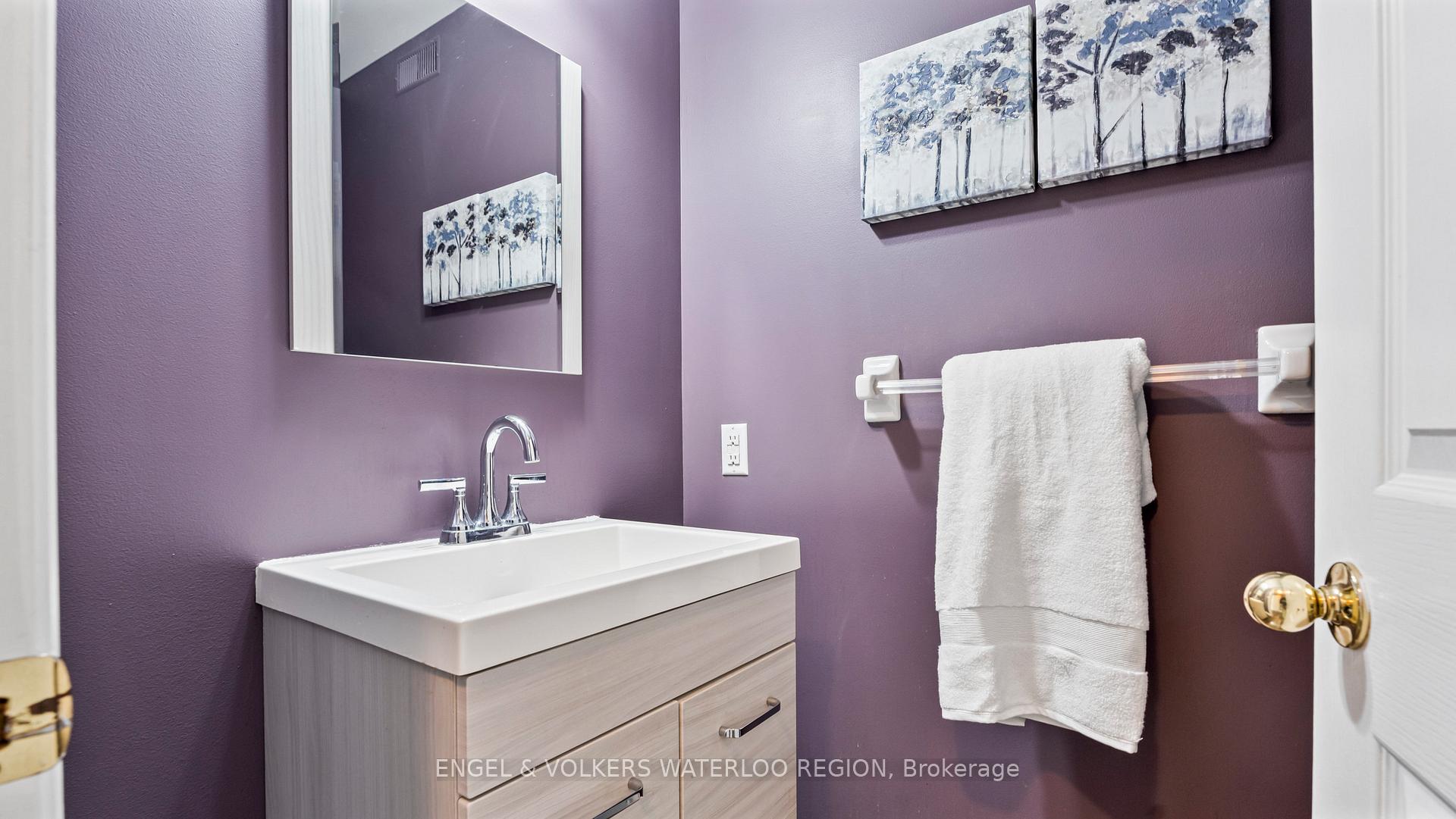 Photo 12 of 37 Russell Crescent, Brant, South Dumfries — HOMEH