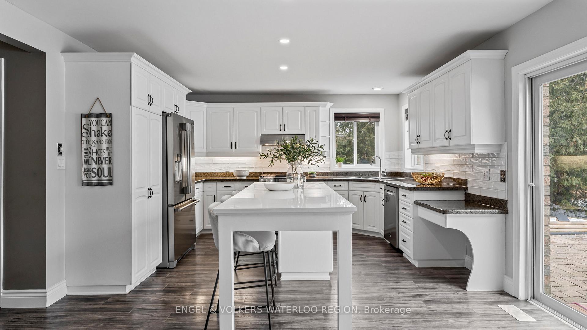 Photo 14 of 37 Russell Crescent, Brant, South Dumfries — HOMEH
