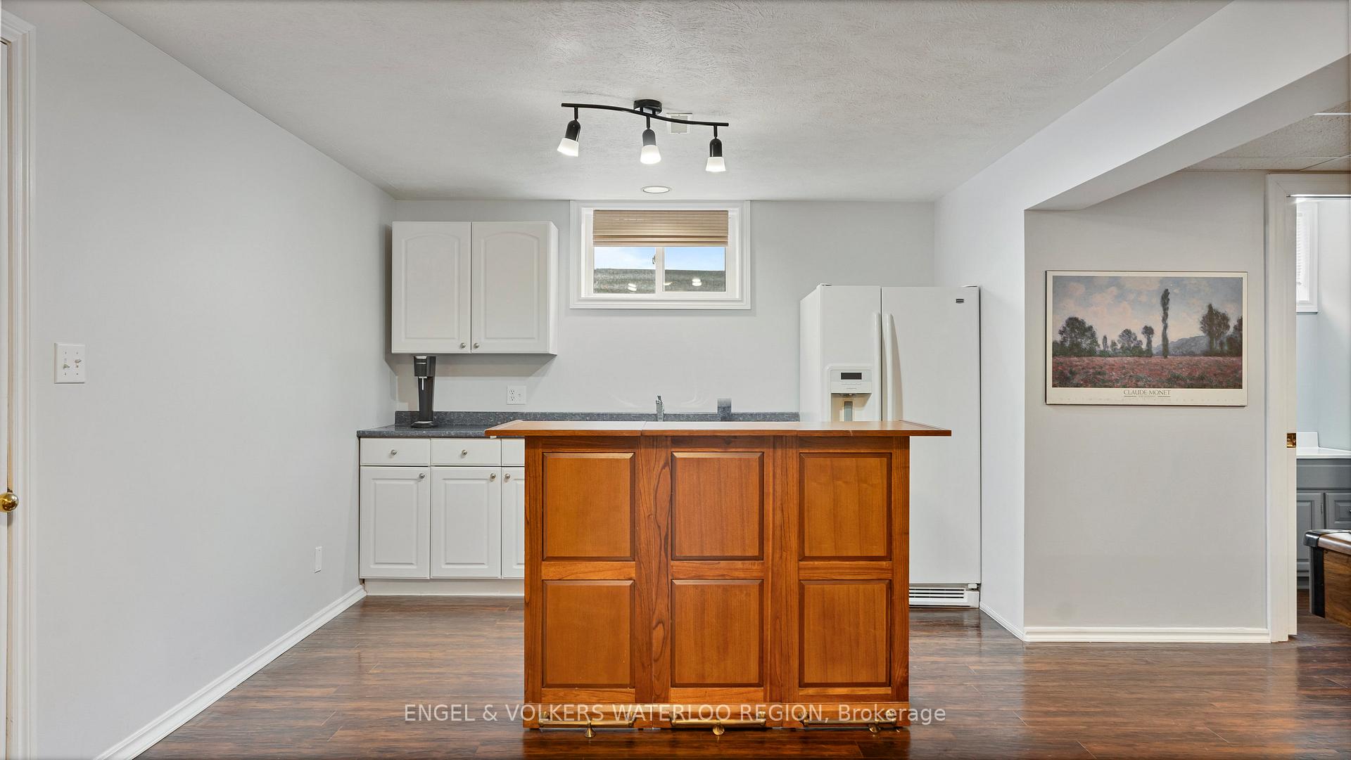 Photo 31 of 37 Russell Crescent, Brant, South Dumfries — HOMEH
