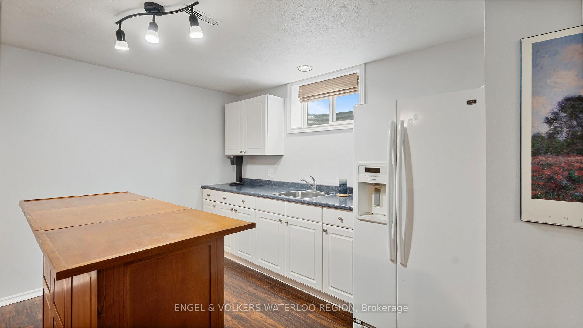 Photo 32 of 37 Russell Crescent, Brant, South Dumfries — HOMEH