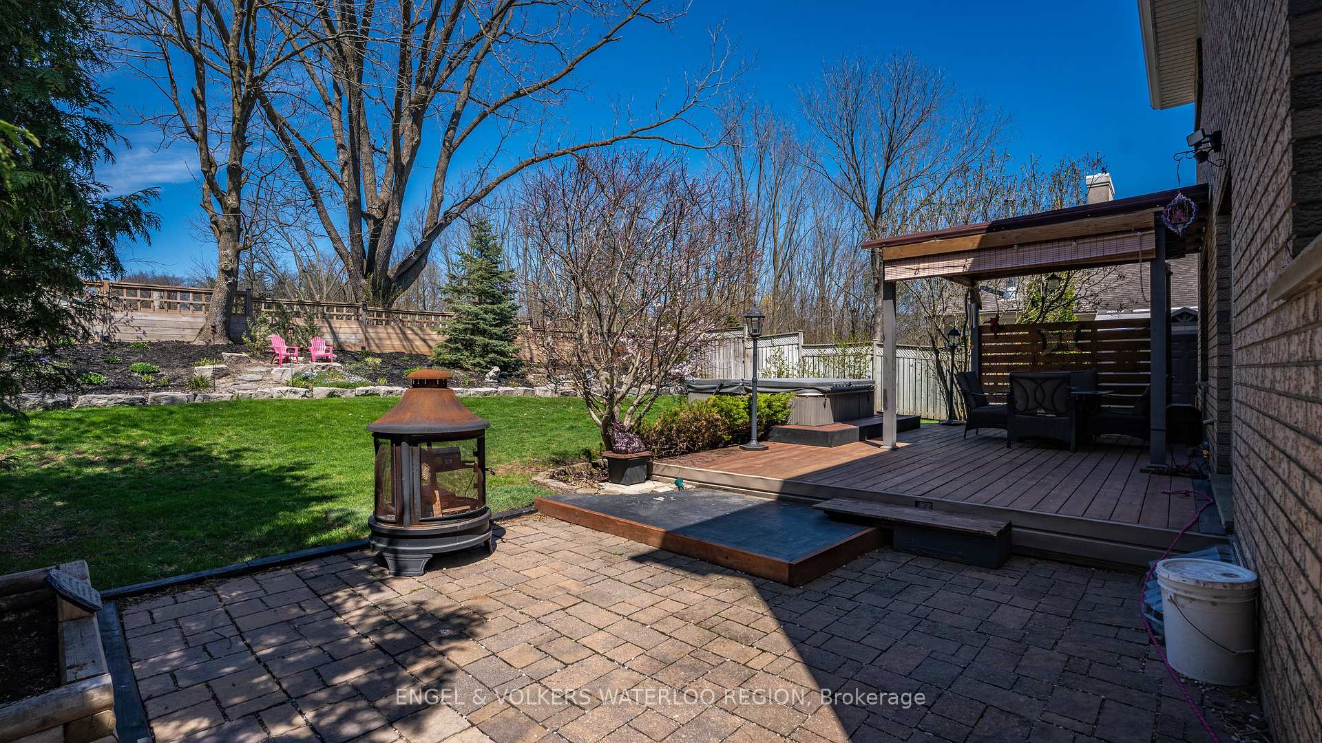 Photo 43 of 37 Russell Crescent, Brant, South Dumfries — HOMEH