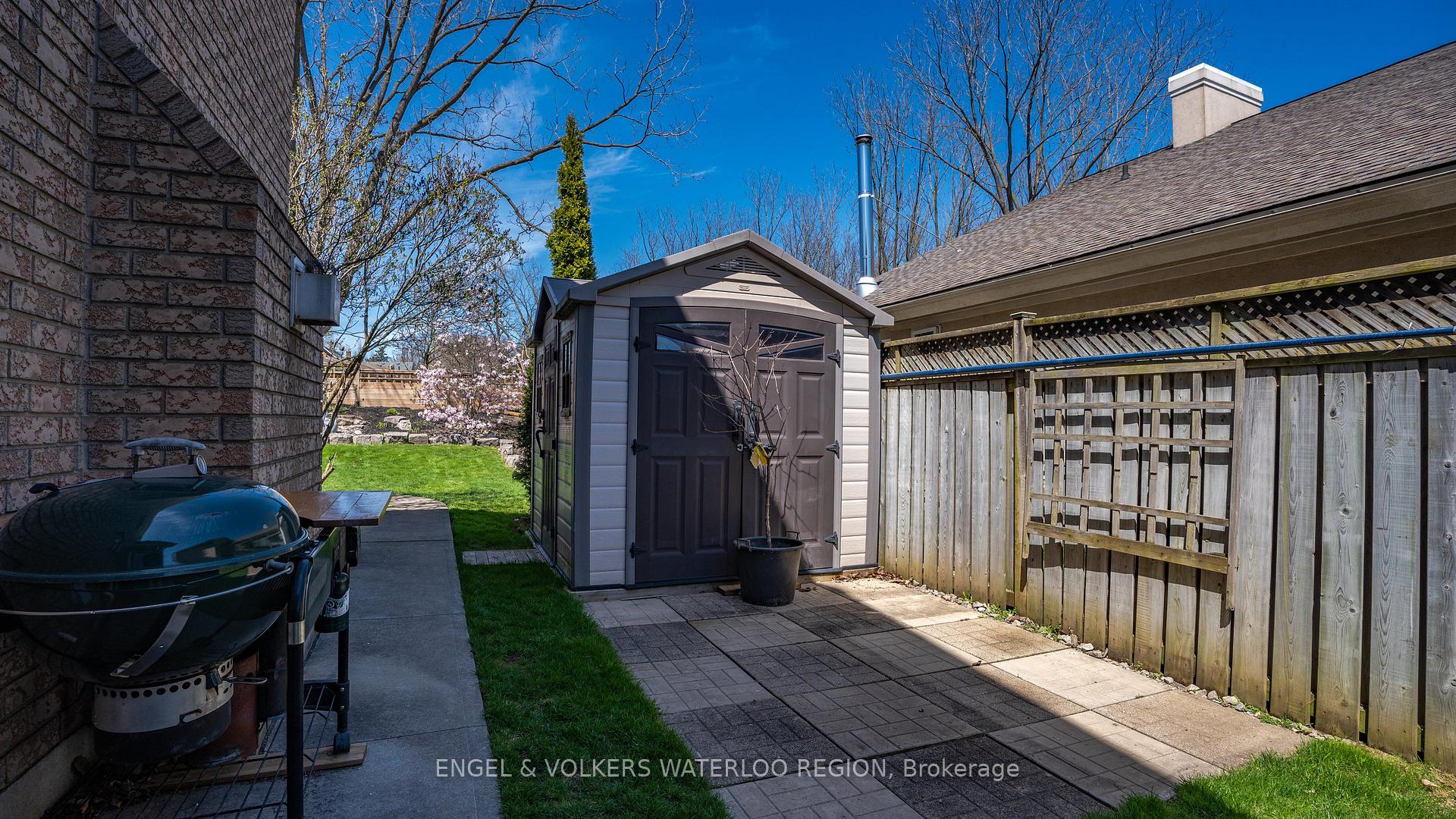 Photo 44 of 37 Russell Crescent, Brant, South Dumfries — HOMEH