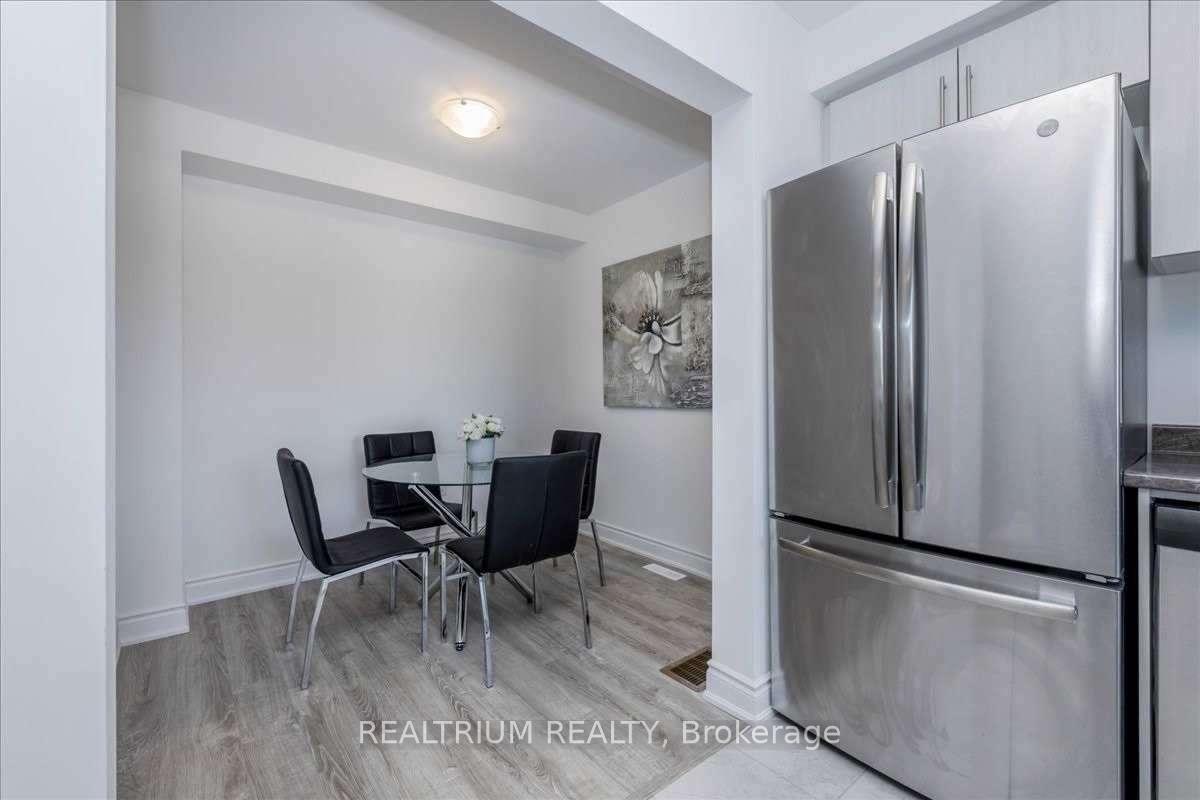 Photo 5 of 41 Kodiak Terrace, Barrie, Holly — HOMEH