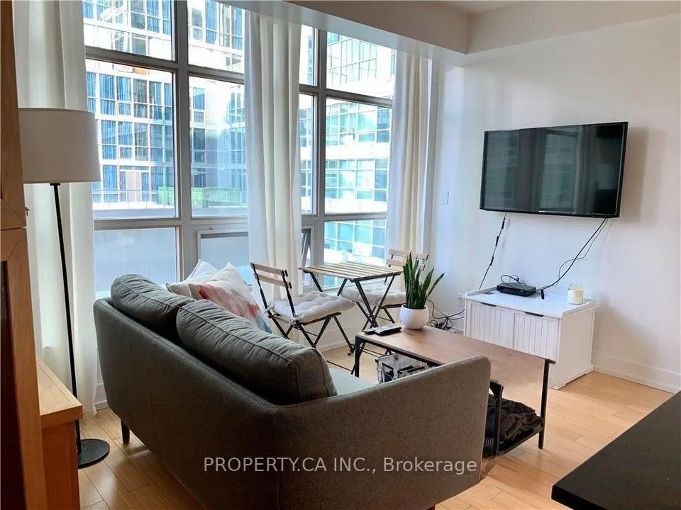 Photo 2 of Unit 531, 36 Blue Jays Way, Toronto, Waterfront Communities — HOMEH