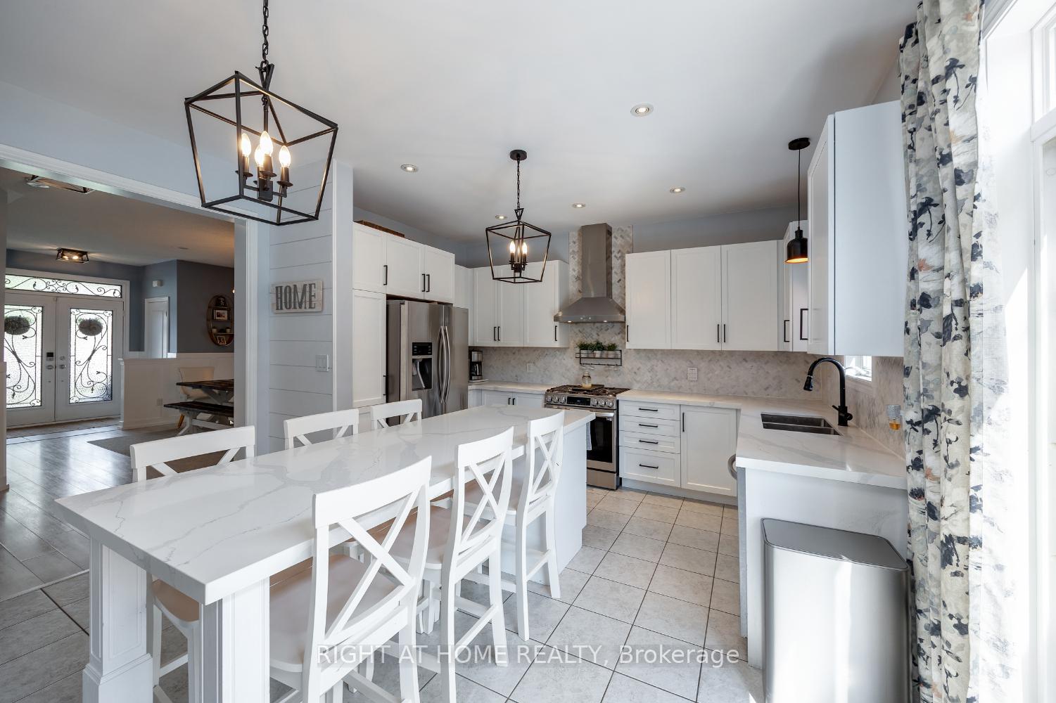 Photo 6 of 206 Ted Miller Crescent, Clarington, Bowmanville — HOMEH