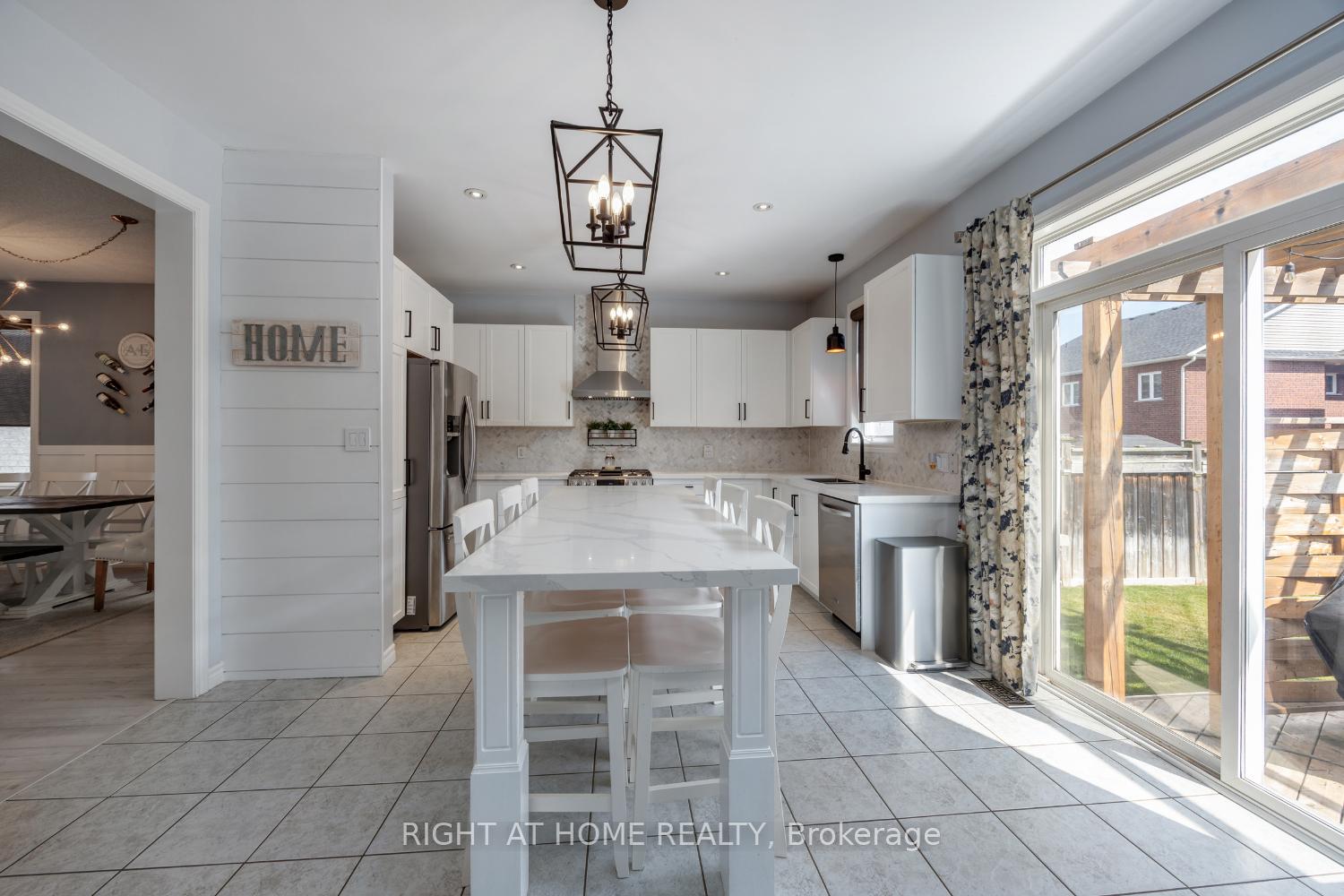 Photo 8 of 206 Ted Miller Crescent, Clarington, Bowmanville — HOMEH