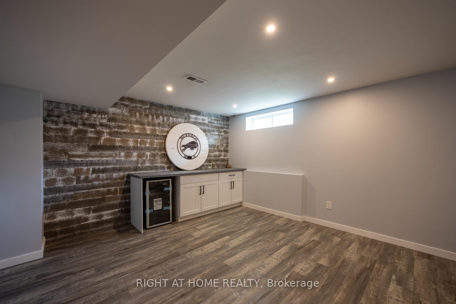 Photo 33 of 206 Ted Miller Crescent, Clarington, Bowmanville — HOMEH