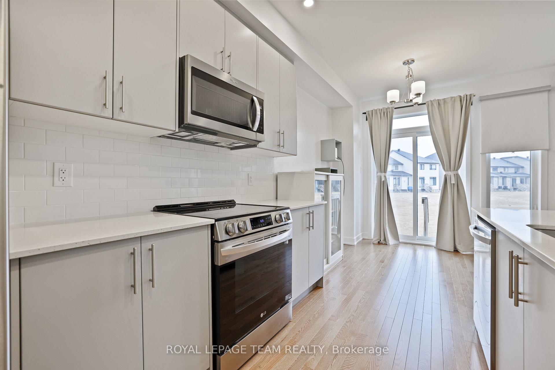 Photo 15 of 4017 Jockvale Road, Ottawa, Barrhaven - Heritage Park — HOMEH