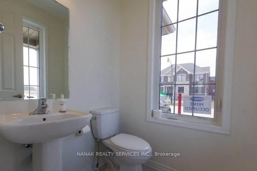 Photo 7 of 583 Queen Mary Drive, Brampton, Northwest Brampton — HOMEH