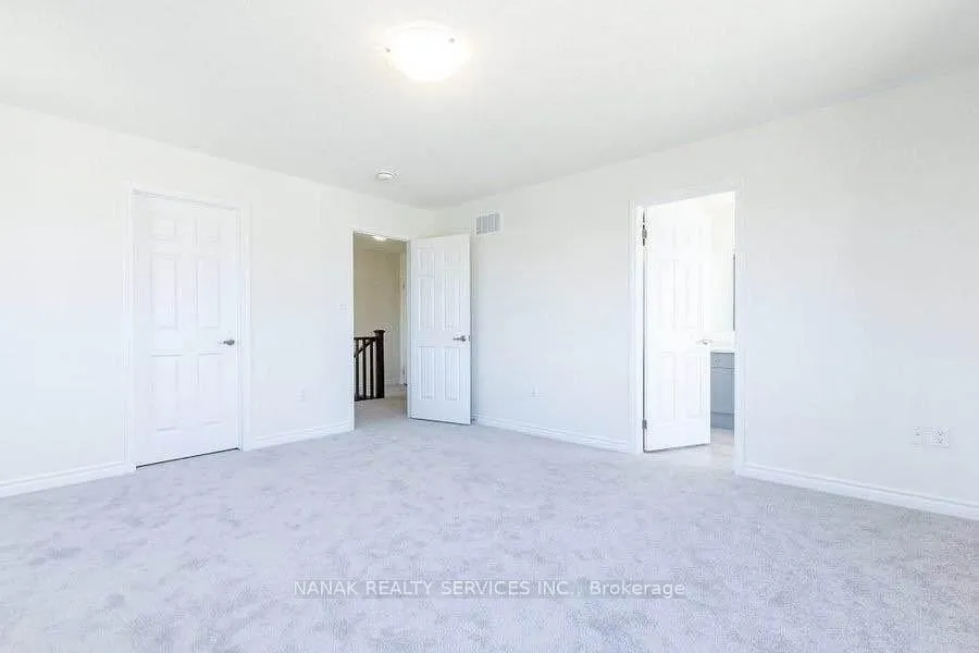Photo 9 of 583 Queen Mary Drive, Brampton, Northwest Brampton — HOMEH