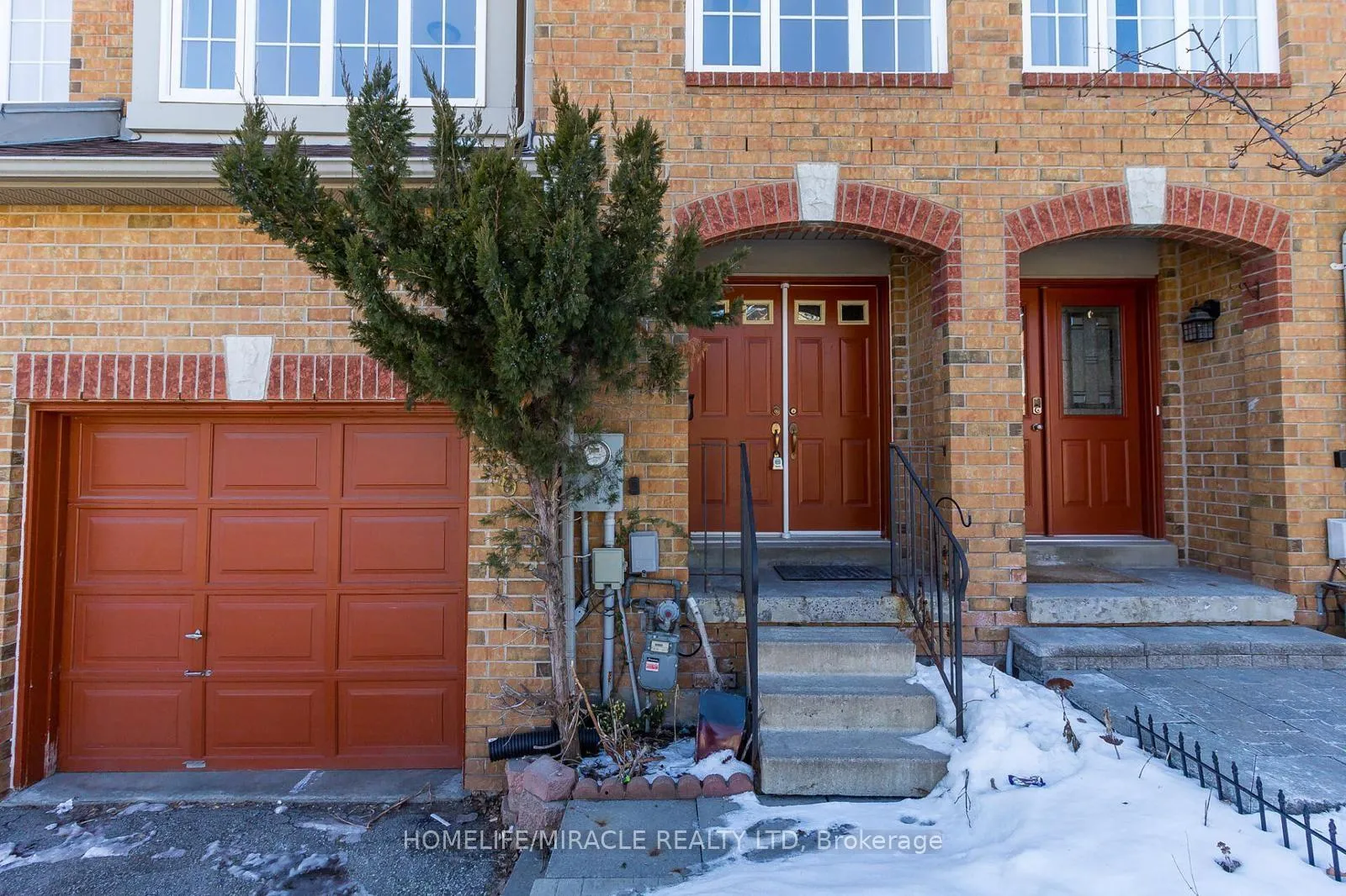 Front of 6 Sinclair Court