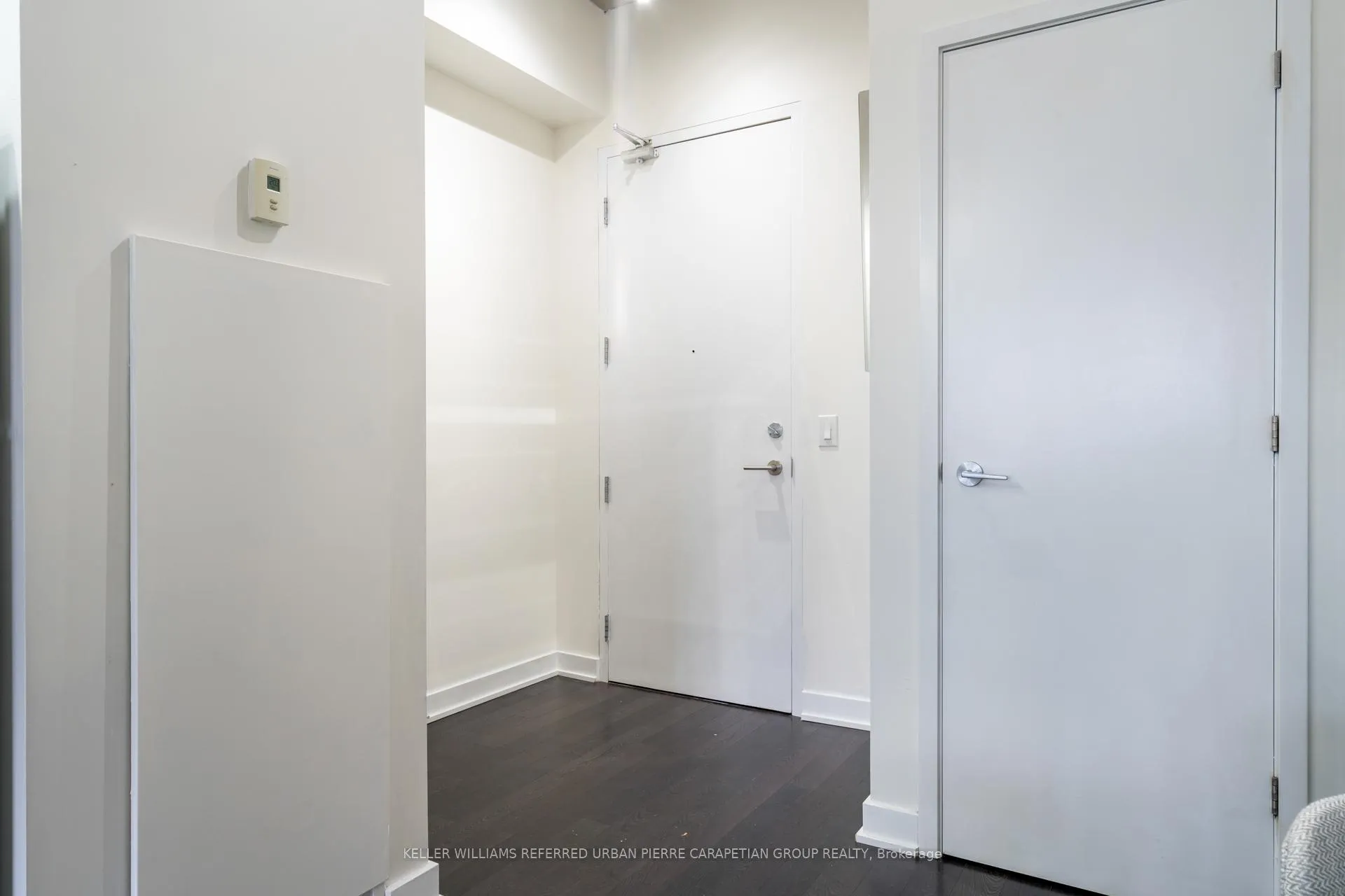 Photo 3 of Unit PH 1008, 60 Bathurst Street, Toronto, Niagara — HOMEH