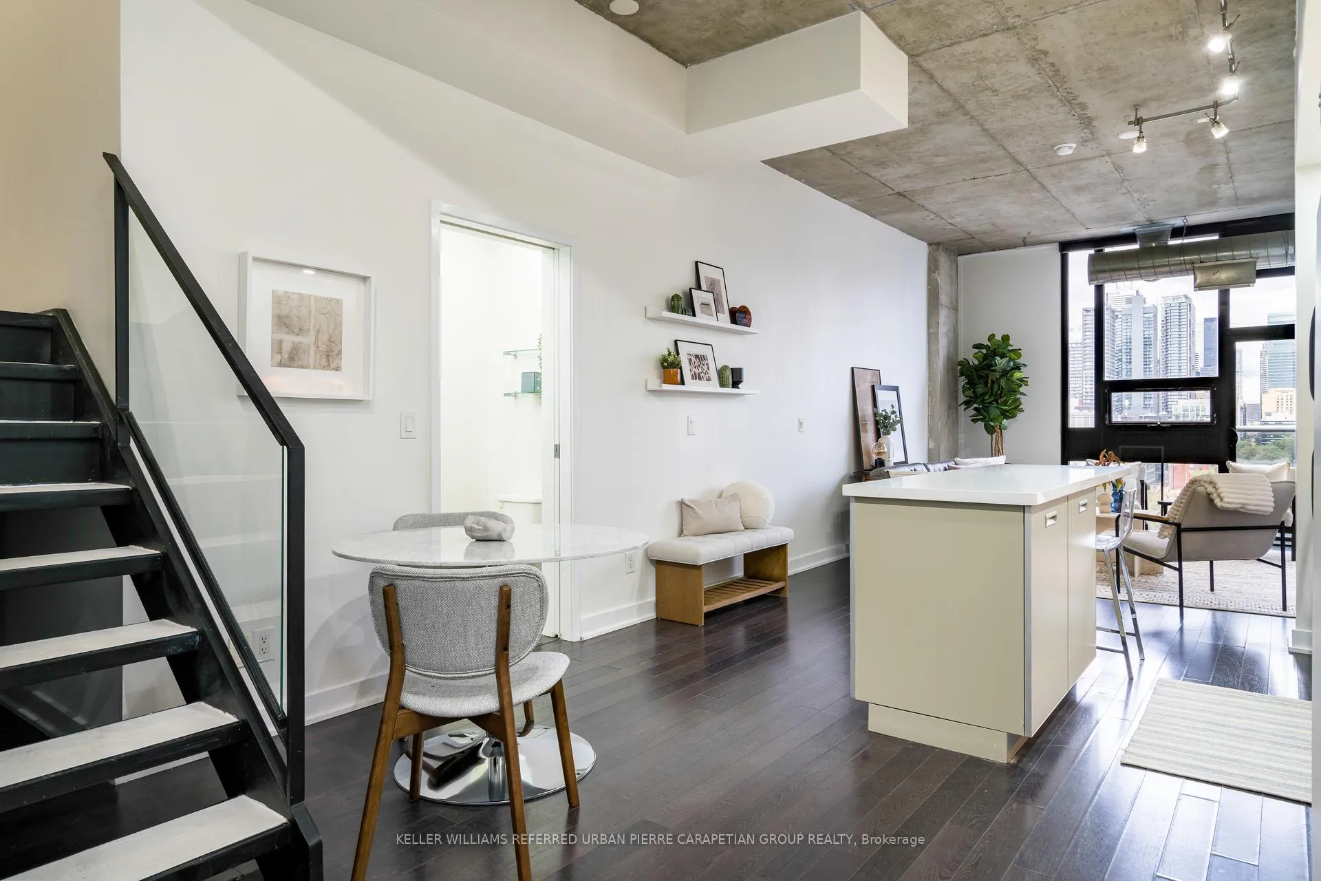 Photo 4 of Unit PH 1008, 60 Bathurst Street, Toronto, Niagara — HOMEH