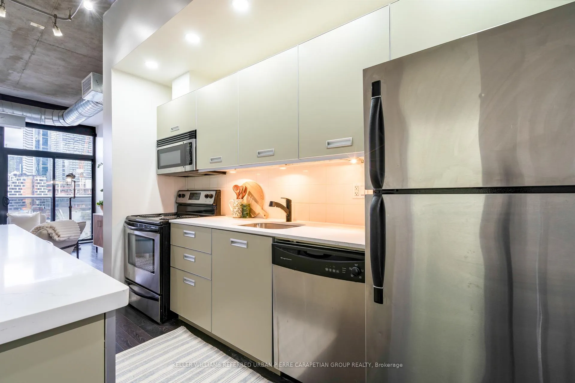 Photo 18 of Unit PH 1008, 60 Bathurst Street, Toronto, Niagara — HOMEH