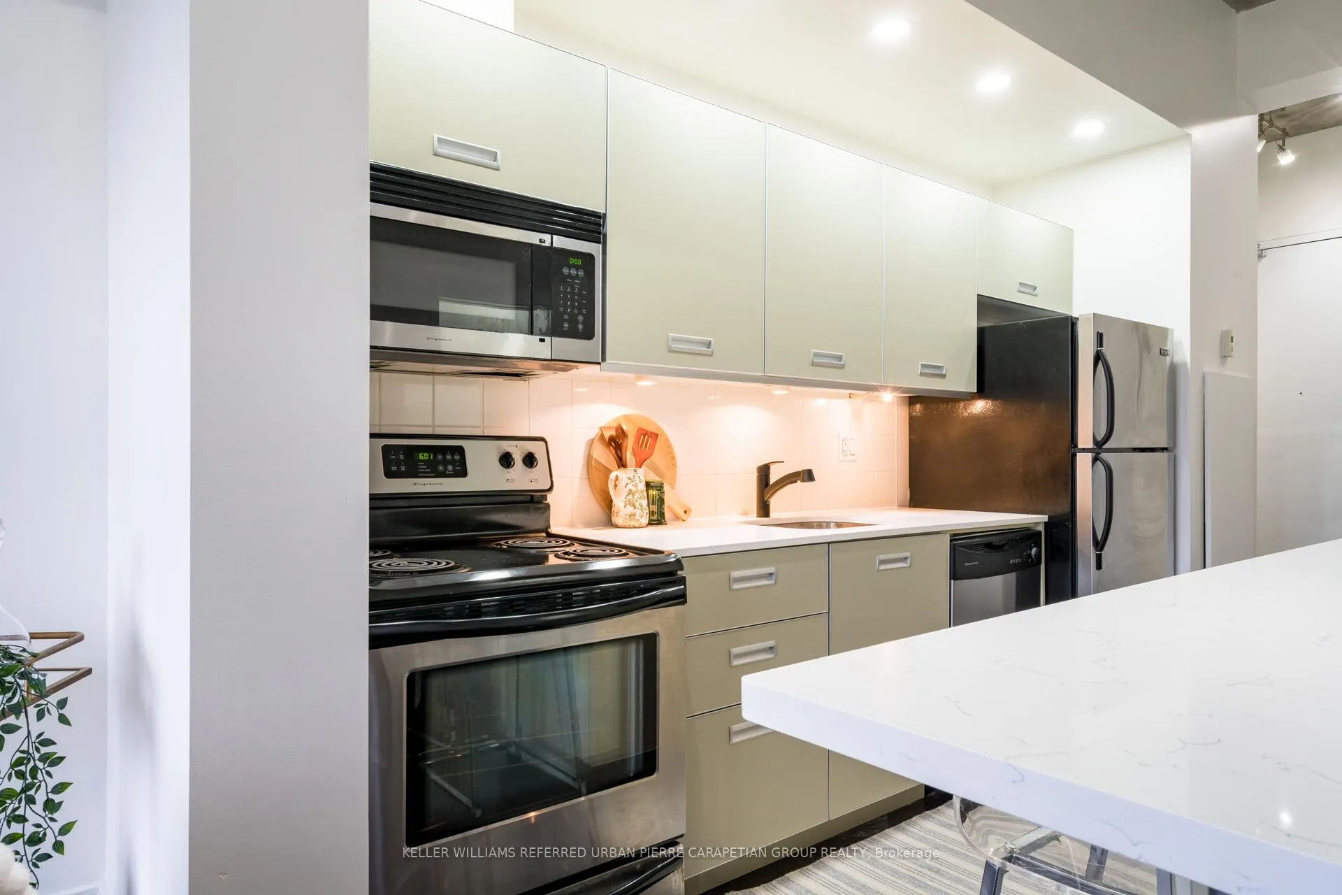Photo 24 of Unit PH 1008, 60 Bathurst Street, Toronto, Niagara — HOMEH