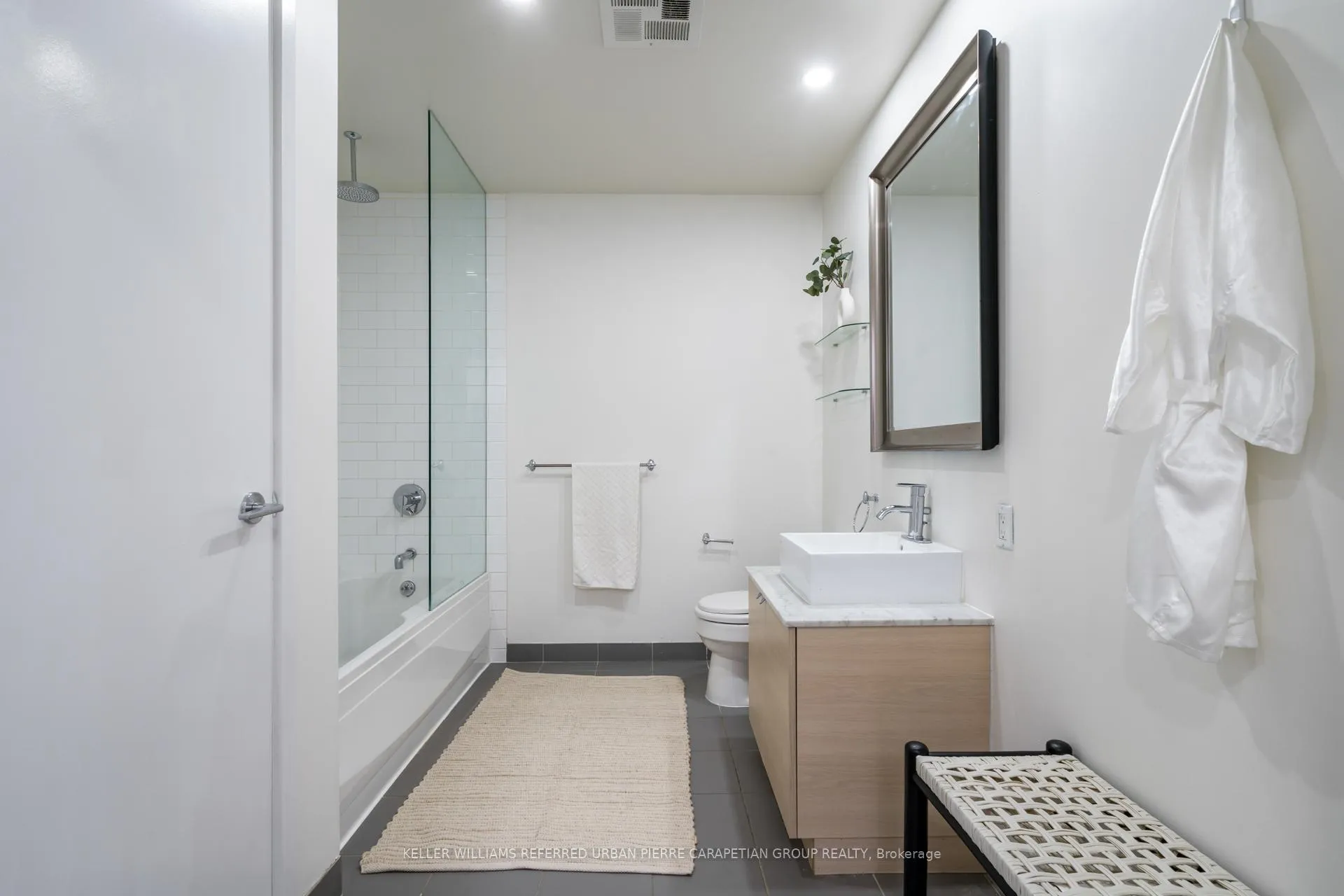 Photo 37 of Unit PH 1008, 60 Bathurst Street, Toronto, Niagara — HOMEH