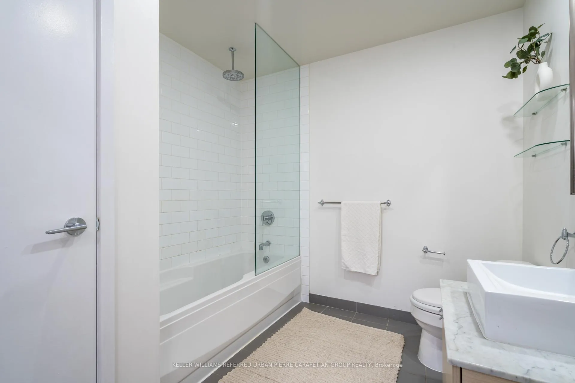 Photo 38 of Unit PH 1008, 60 Bathurst Street, Toronto, Niagara — HOMEH