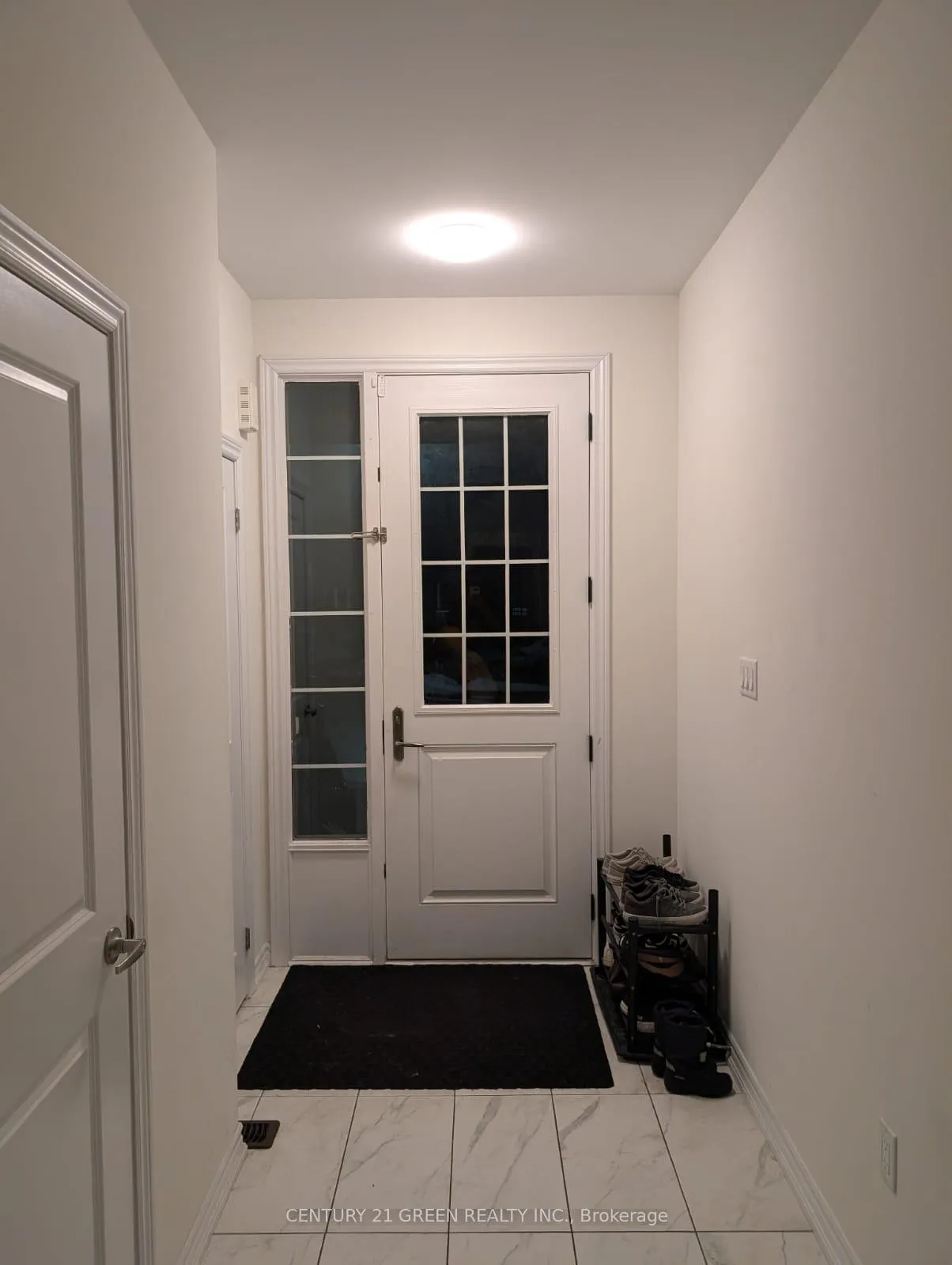 Photo 2 of 48 Coho Drive, Whitby, Lynde Creek — HOMEH