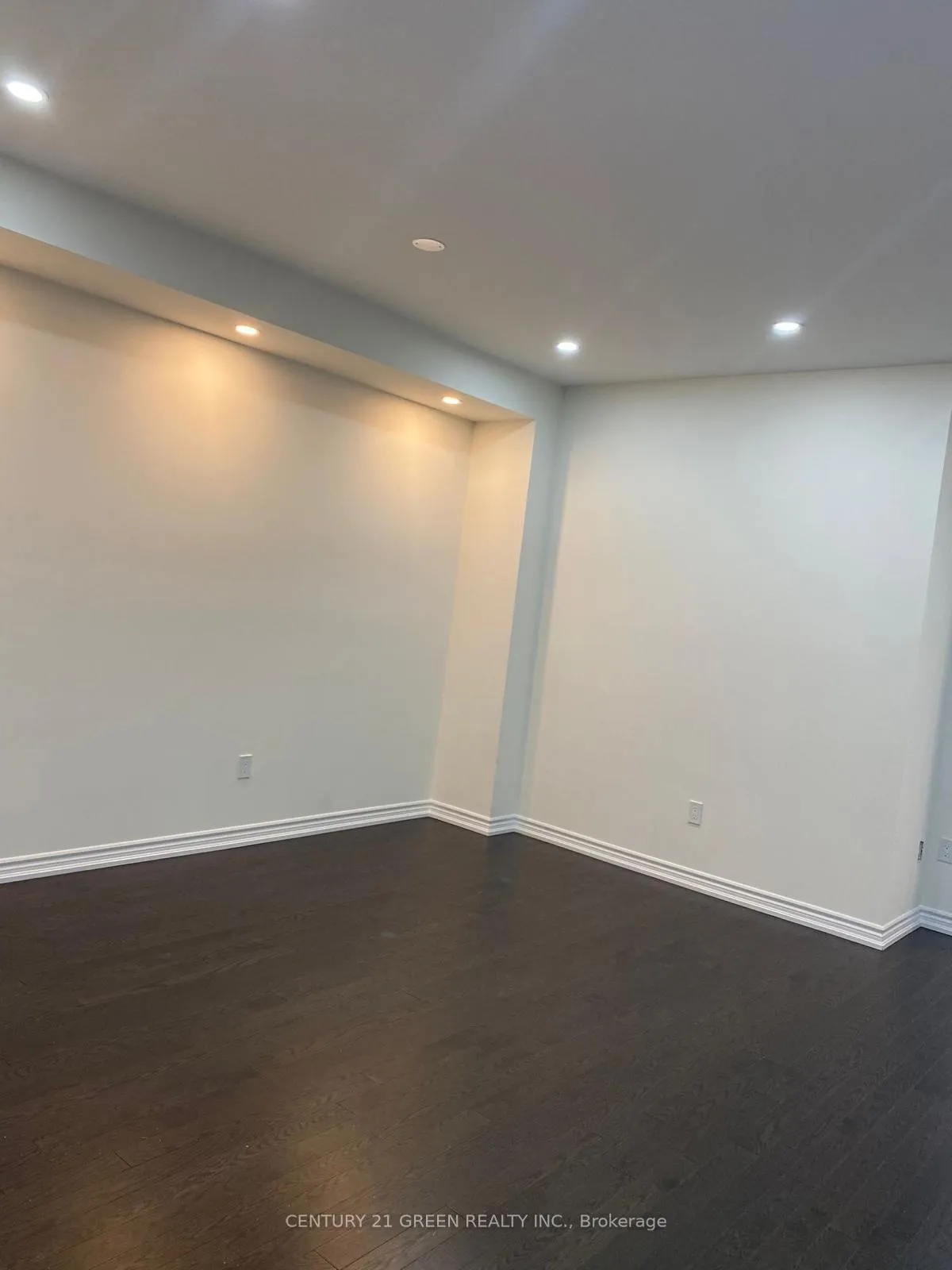 Photo 8 of 48 Coho Drive, Whitby, Lynde Creek — HOMEH