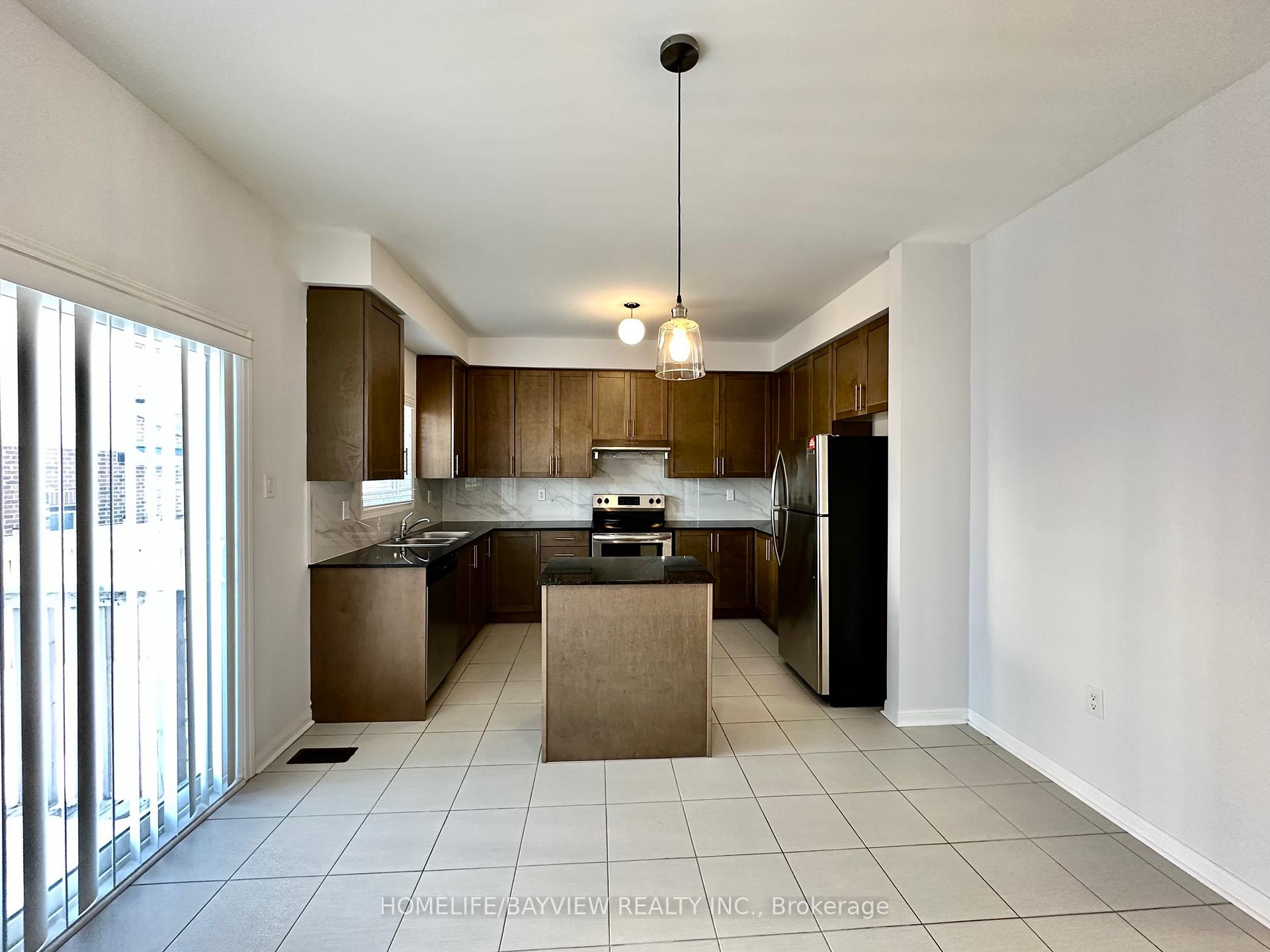 Photo 3 of 136 Bruce Cameron Drive, Clarington, Bowmanville — HOMEH