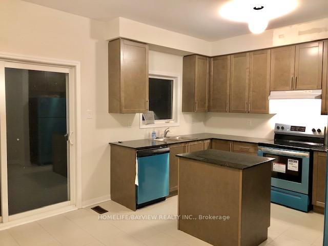 Photo 4 of 136 Bruce Cameron Drive, Clarington, Bowmanville — HOMEH