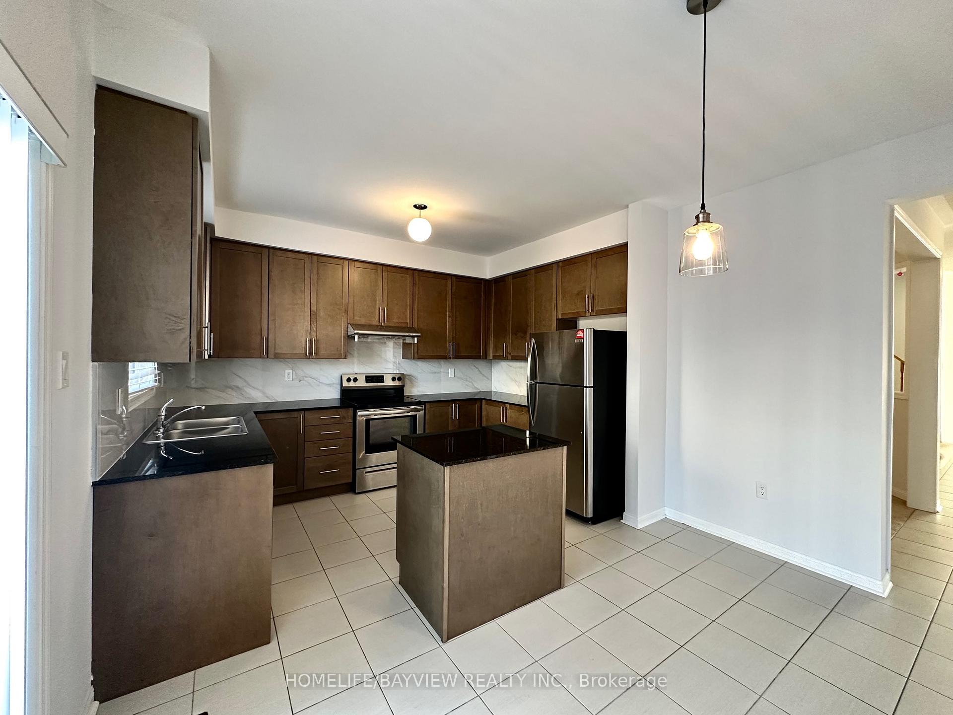Photo 7 of 136 Bruce Cameron Drive, Clarington, Bowmanville — HOMEH