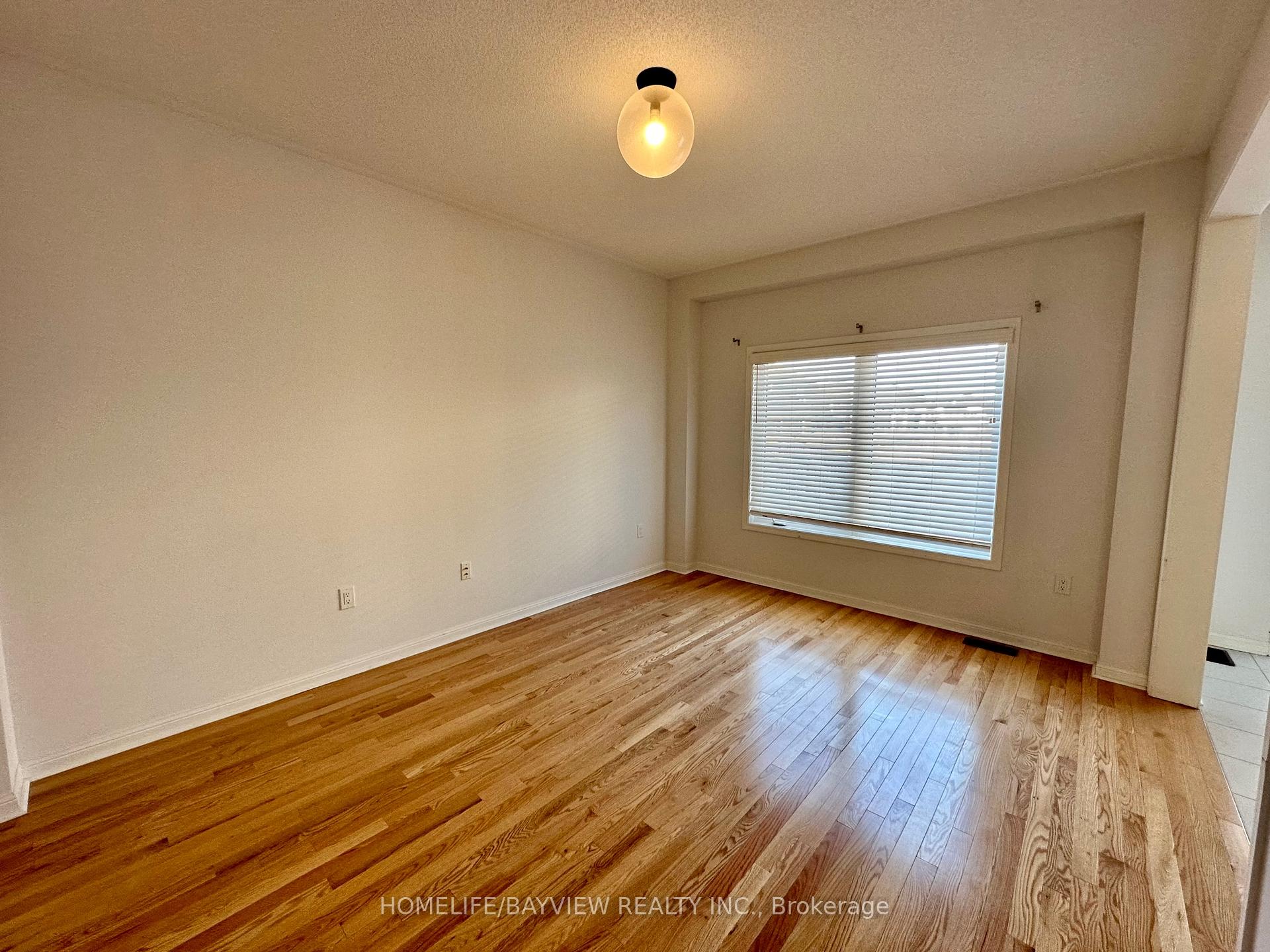 Photo 11 of 136 Bruce Cameron Drive, Clarington, Bowmanville — HOMEH