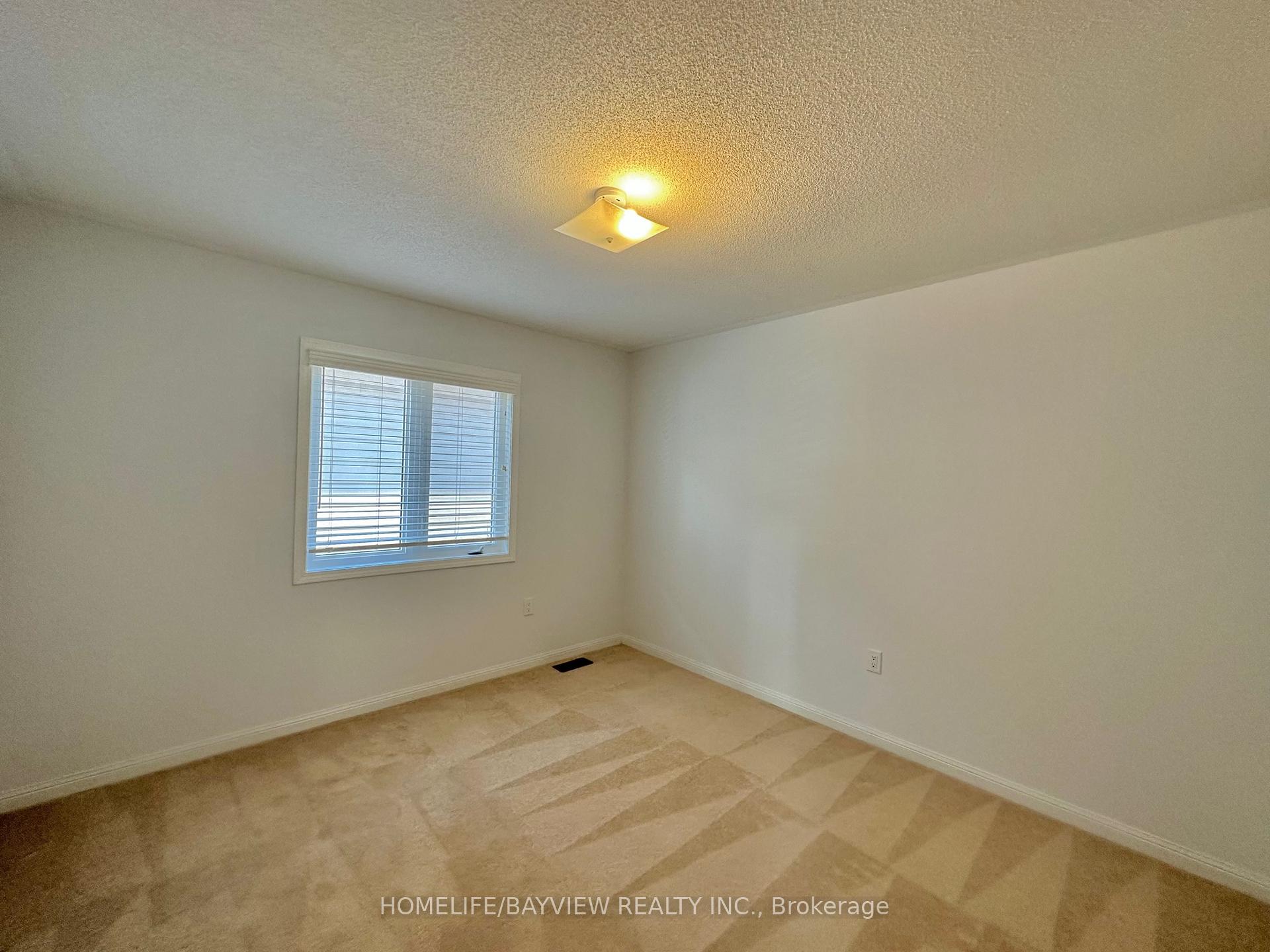 Photo 16 of 136 Bruce Cameron Drive, Clarington, Bowmanville — HOMEH