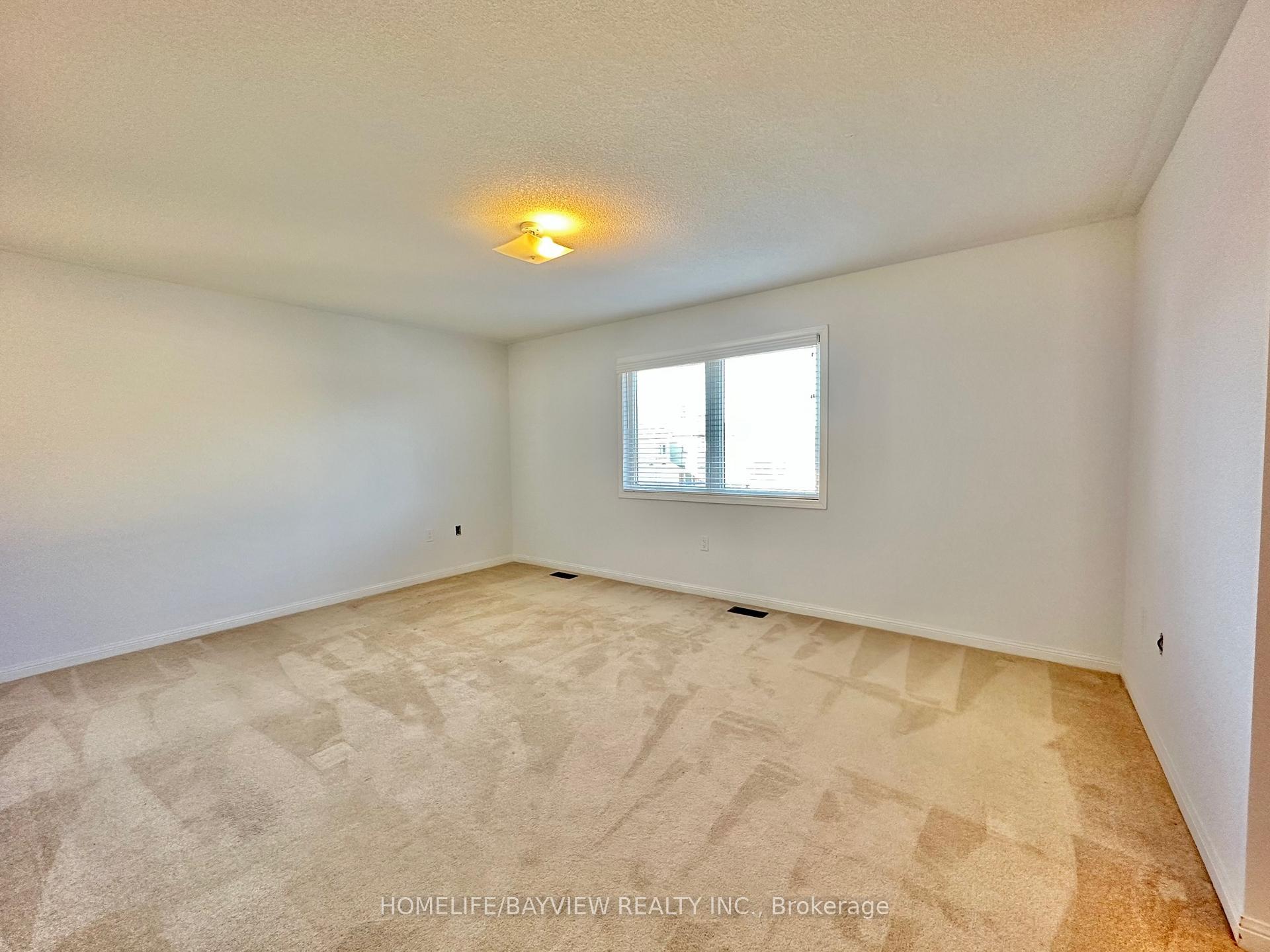 Photo 17 of 136 Bruce Cameron Drive, Clarington, Bowmanville — HOMEH