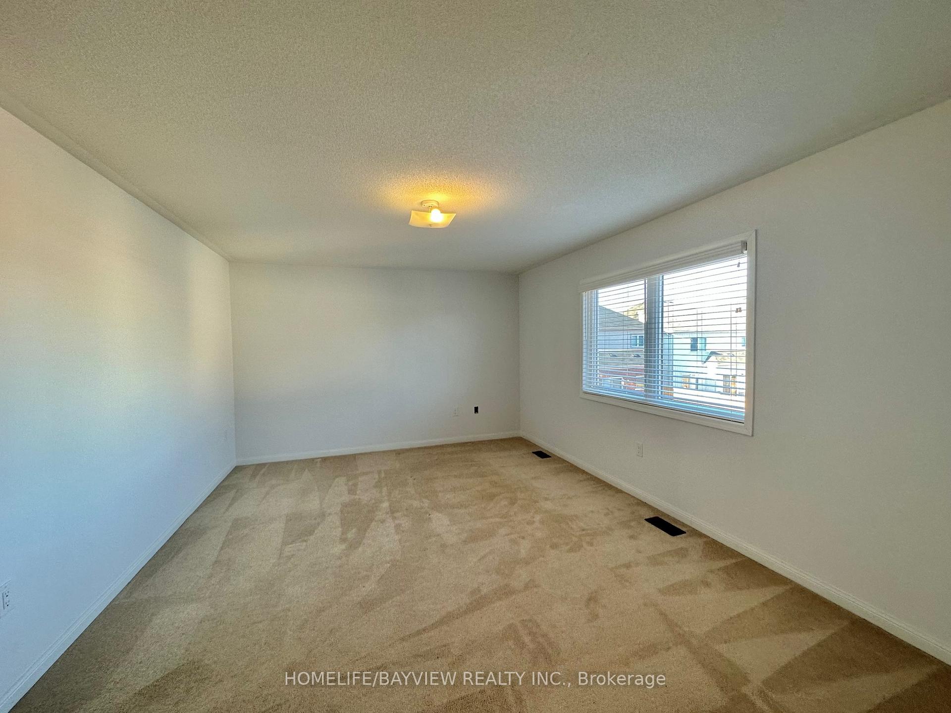 Photo 18 of 136 Bruce Cameron Drive, Clarington, Bowmanville — HOMEH