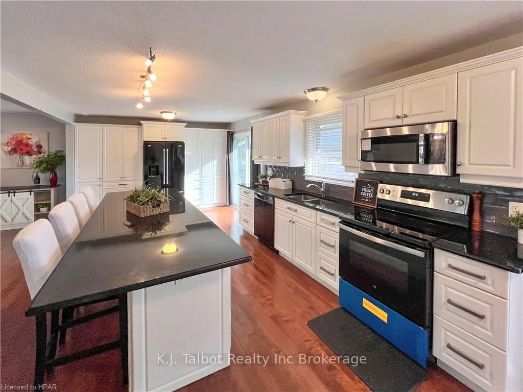 Photo 15 of 263 Eldon Street, Goderich, Goderich (Town) — HOMEH