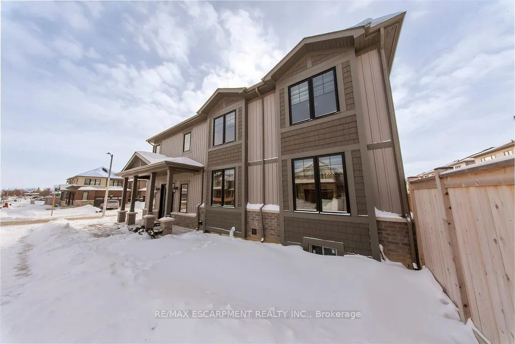 Photo 3 of 175 Blackbird Way, Hamilton, Mount Hope — HOMEH
