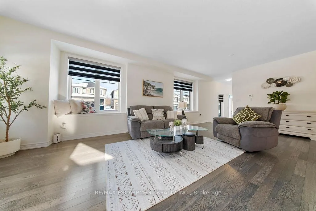 Photo 12 of 175 Blackbird Way, Hamilton, Mount Hope — HOMEH