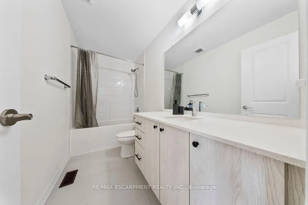Photo 30 of 175 Blackbird Way, Hamilton, Mount Hope — HOMEH