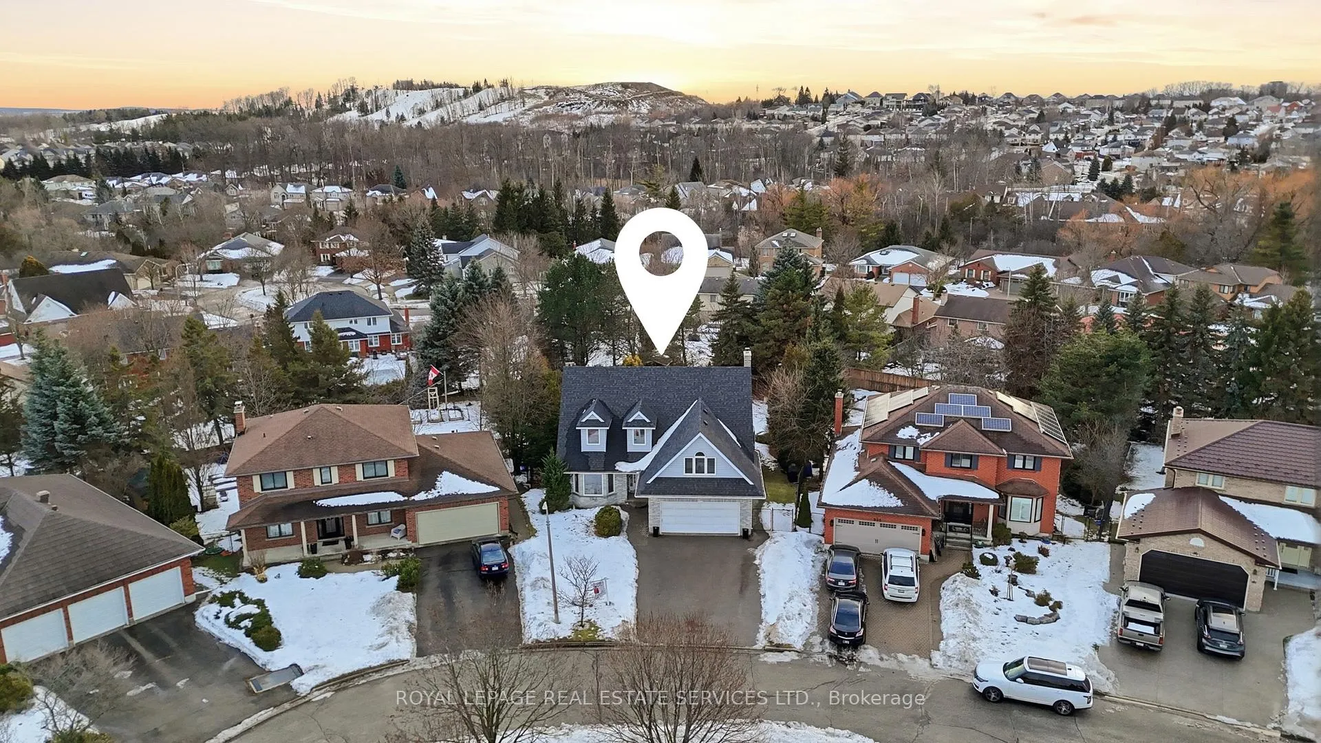 Photo 3 of 239 Rolling Acres Court, Kitchener — HOMEH