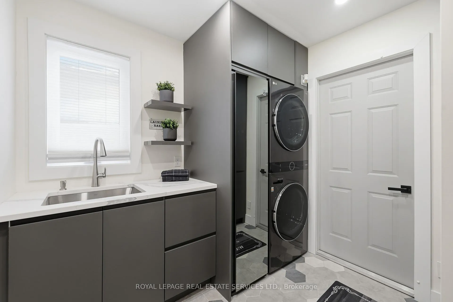 Photo 14 of 239 Rolling Acres Court, Kitchener — HOMEH