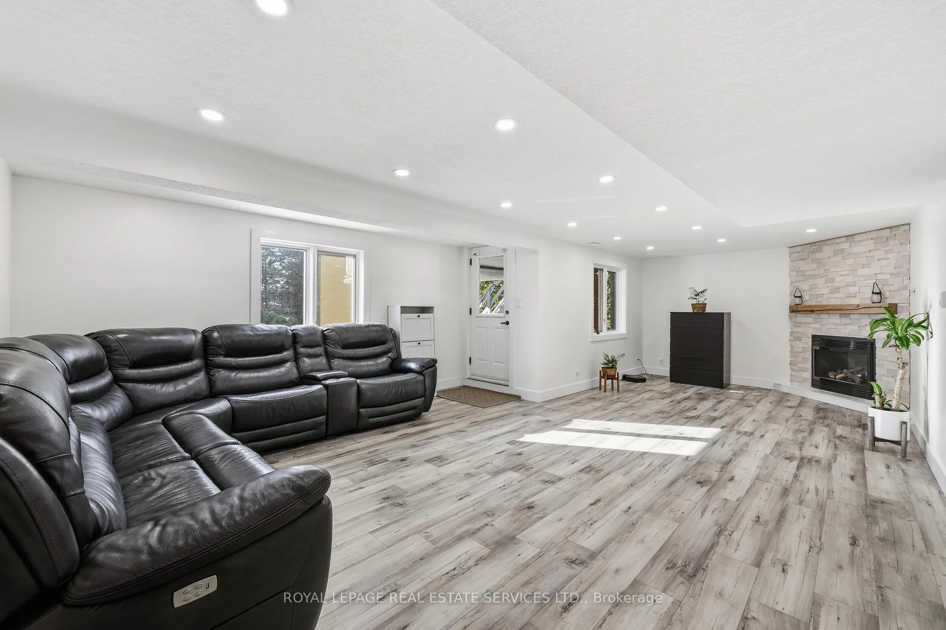 Photo 34 of 239 Rolling Acres Court, Kitchener — HOMEH