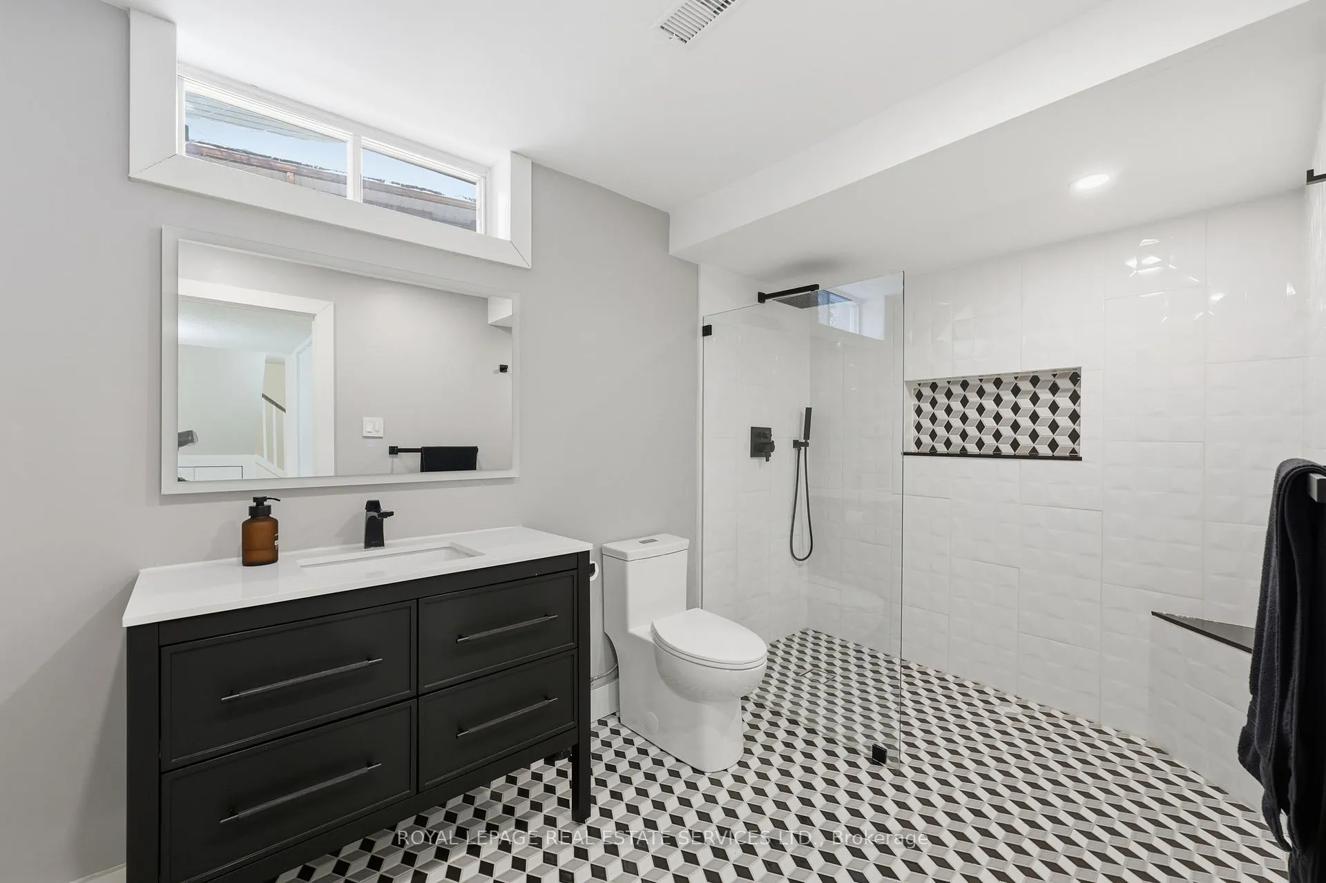 Photo 37 of 239 Rolling Acres Court, Kitchener — HOMEH