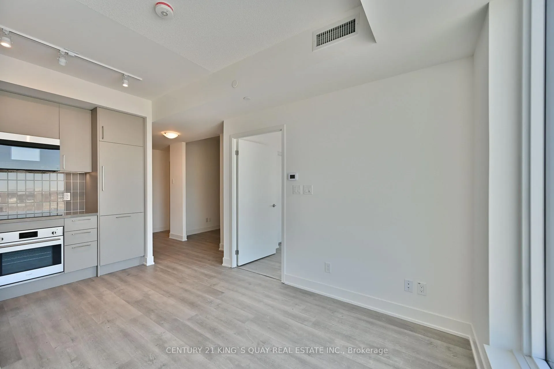 Photo 7 of Unit 1617, 56 Andre De Grasse Street, Markham, Unionville — HOMEH